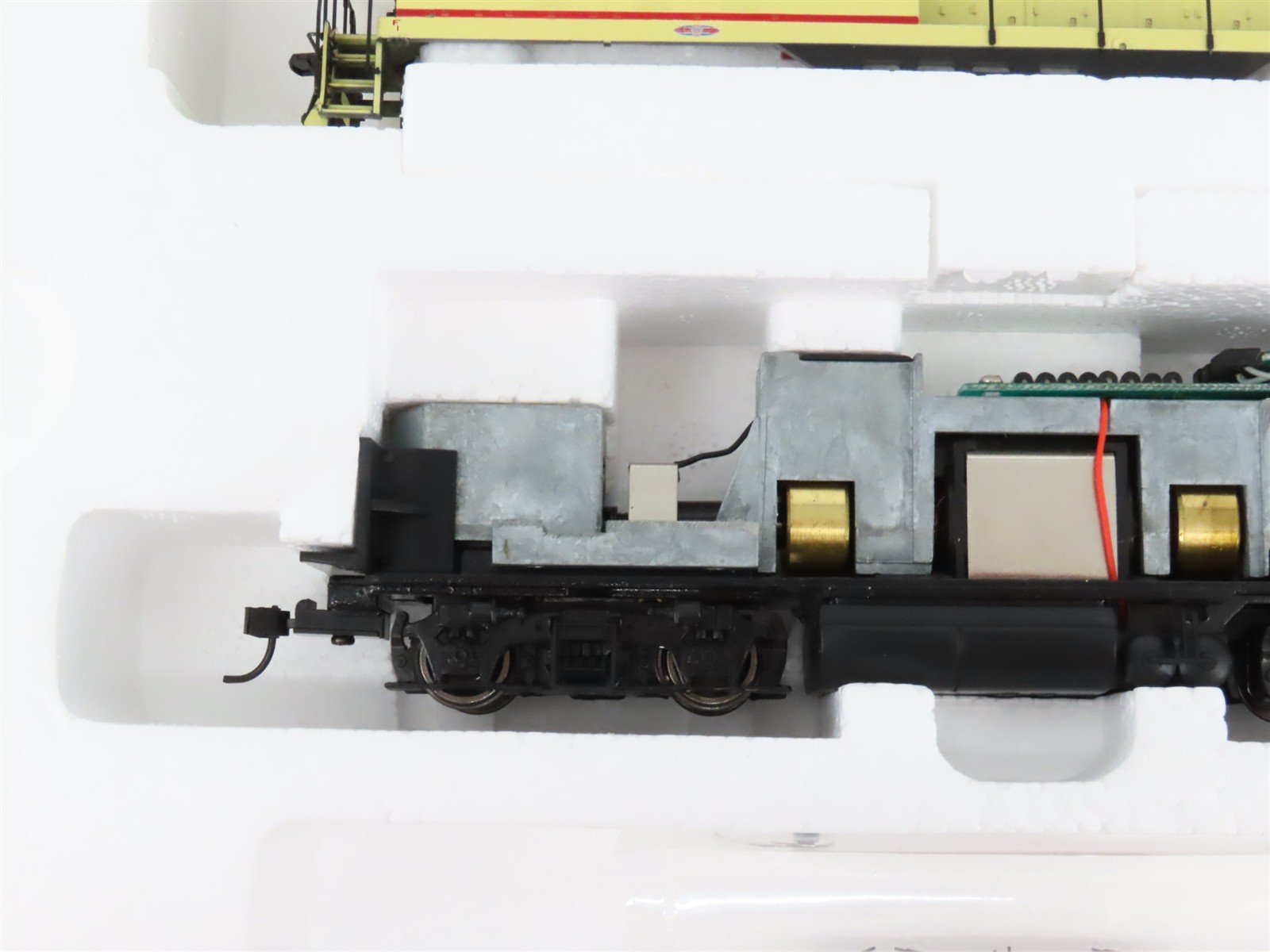 HO Proto 2000 97010 TH&B Toronto Hamilton & Buffalo GP7 Diesel #75 - BAD GEARS