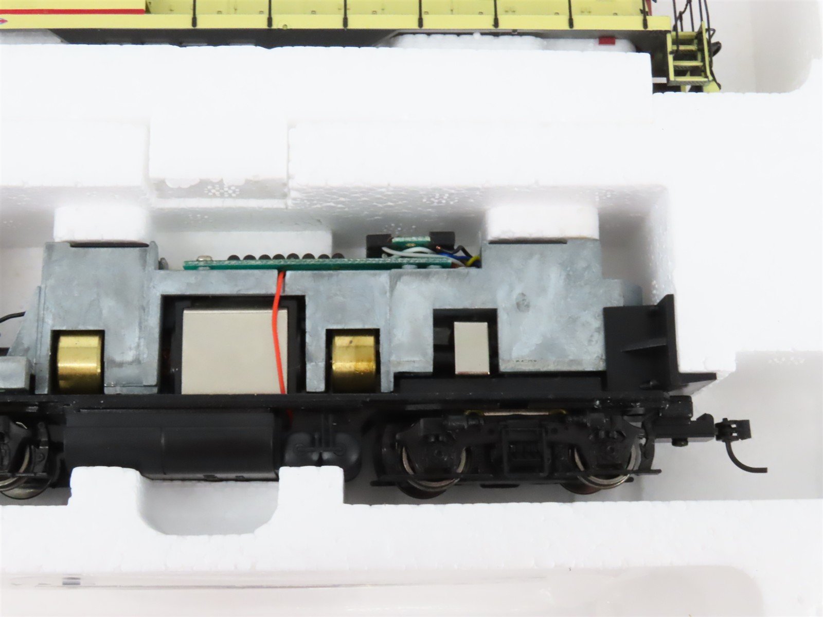 HO Proto 2000 97010 TH&B Toronto Hamilton & Buffalo GP7 Diesel #75 - BAD GEARS