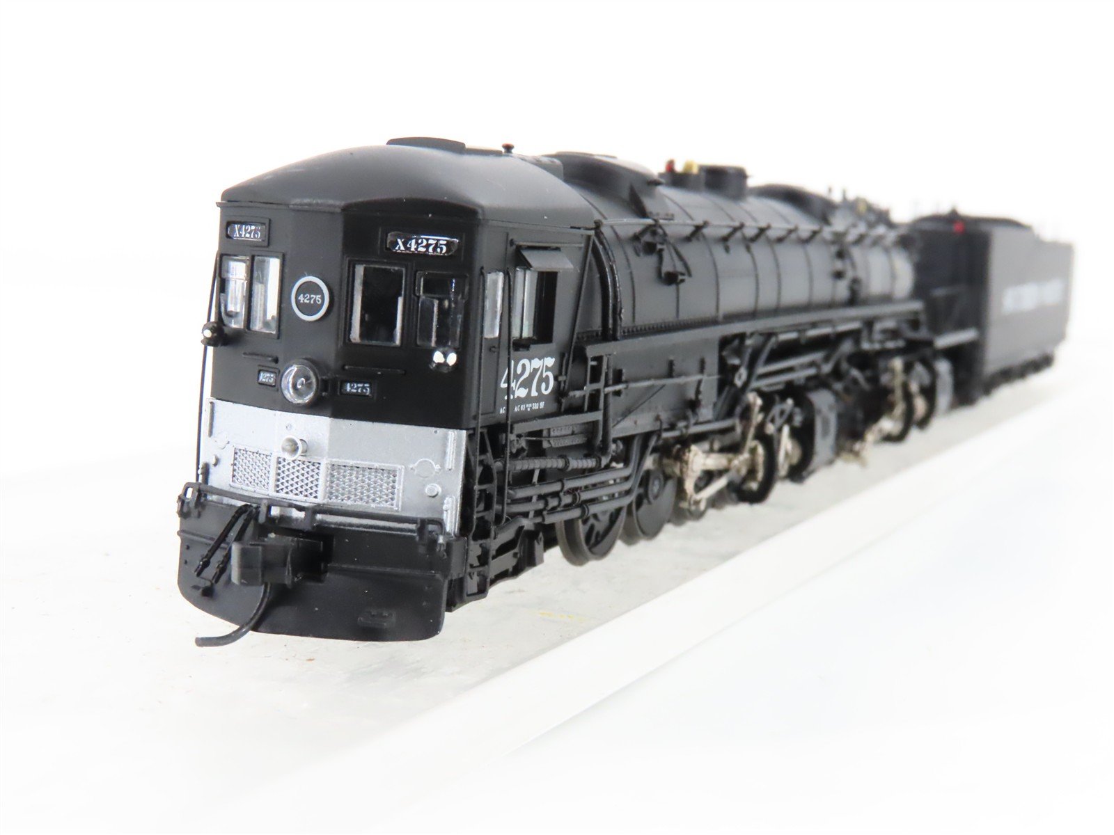 N InterMountain 79002 SP 4-8-8-2 AC-12 Cab Forward Steam #4275 - DCC Ready