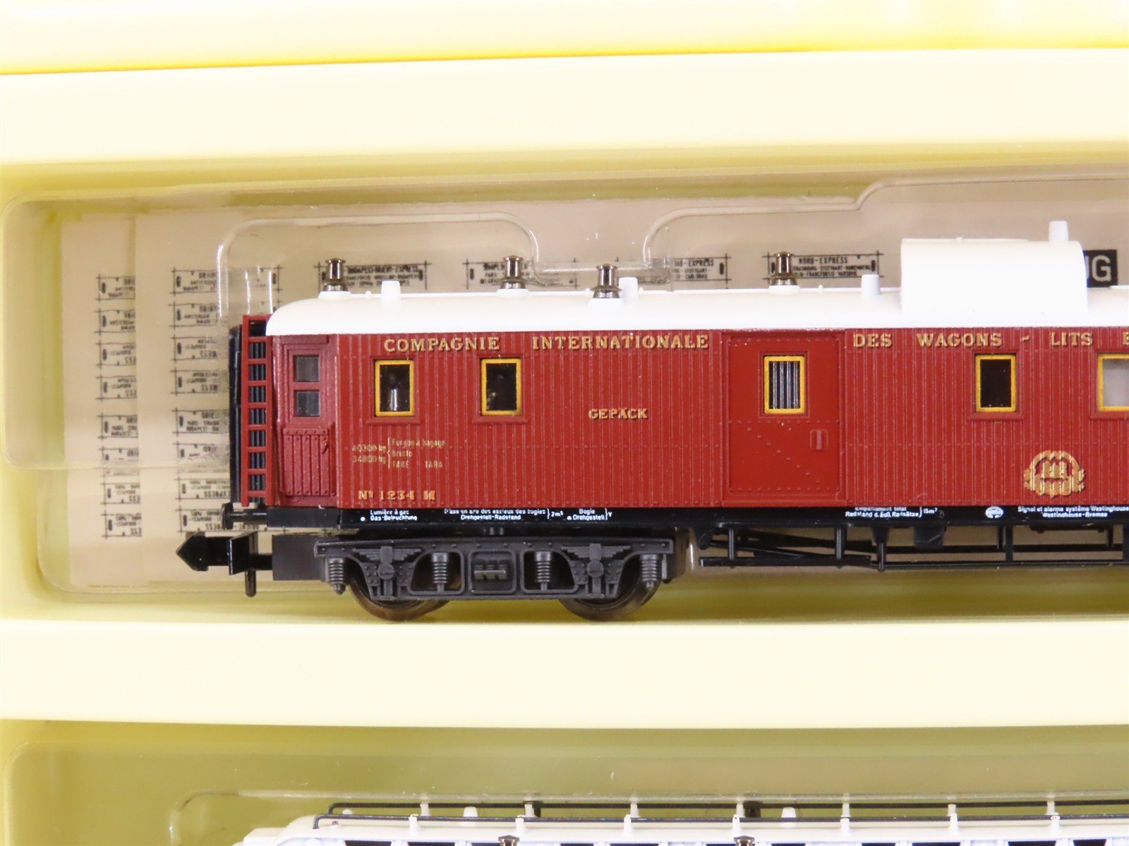 N Scale Minitrix 11017 CIWL Orient Express 4-6-0 Steam Passenger Train Set