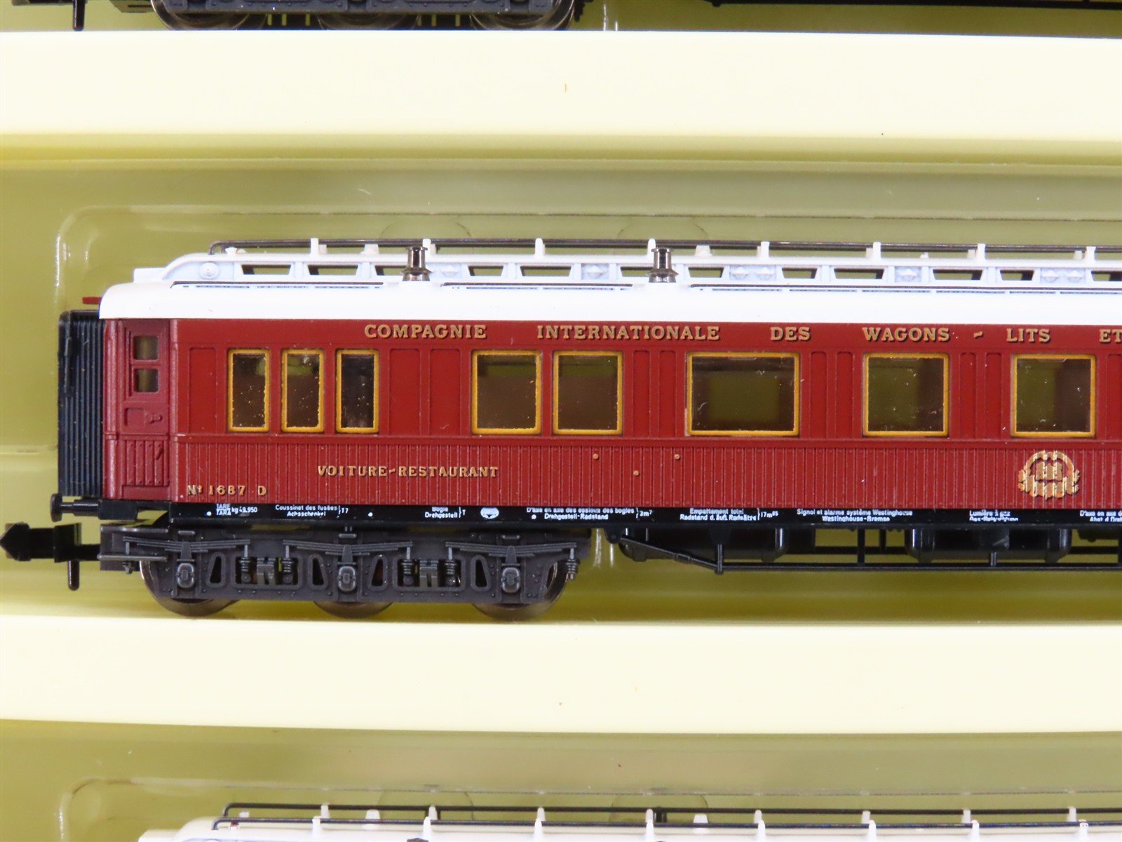 N Scale Minitrix 11017 CIWL Orient Express 4-6-0 Steam Passenger Train Set