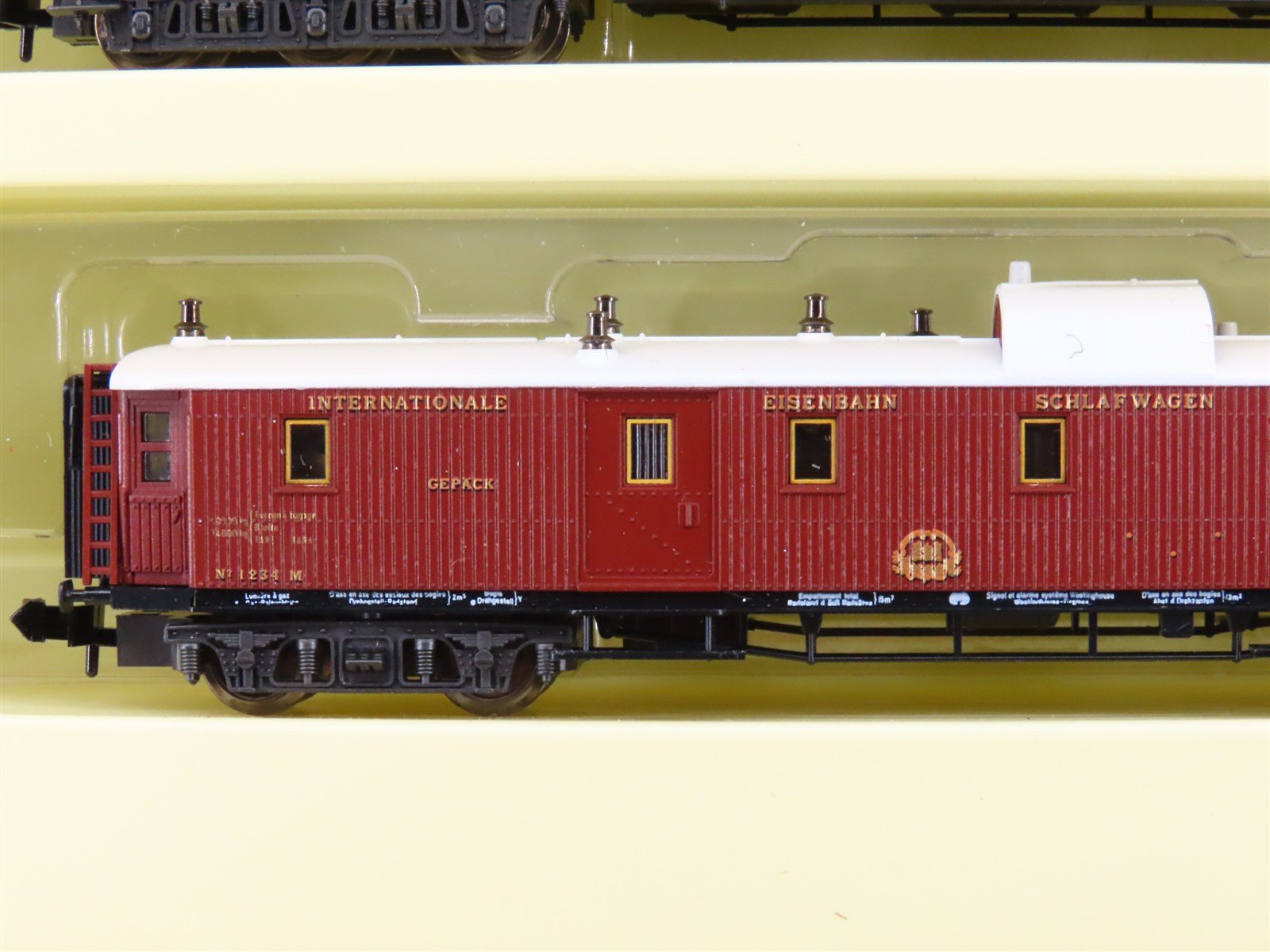 N Scale Minitrix 11017 CIWL Orient Express 4-6-0 Steam Passenger Train Set