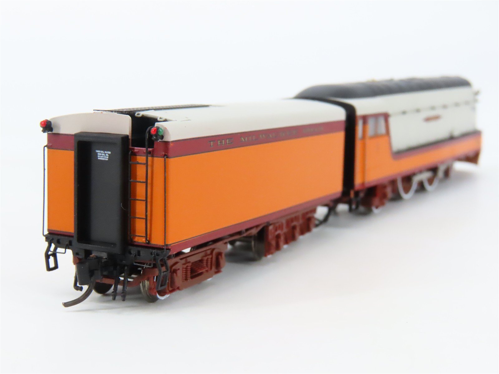 N Scale Fox Valley FVM 40001 MILW Hiawatha 4-4-2 Steam Passenger Set - DCC Ready