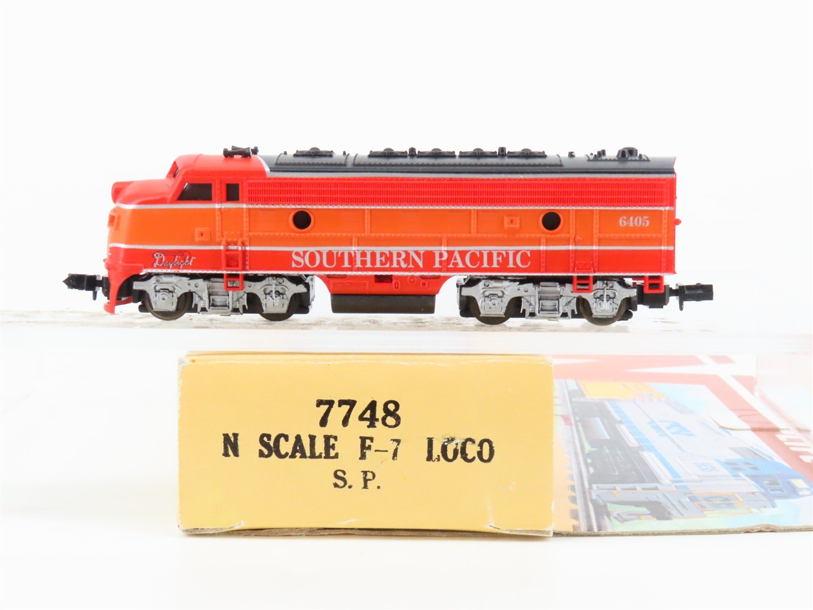 N Scale Life-Like 7748 SP Southern Pacific "Daylight" EMD F7A Diesel #6405
