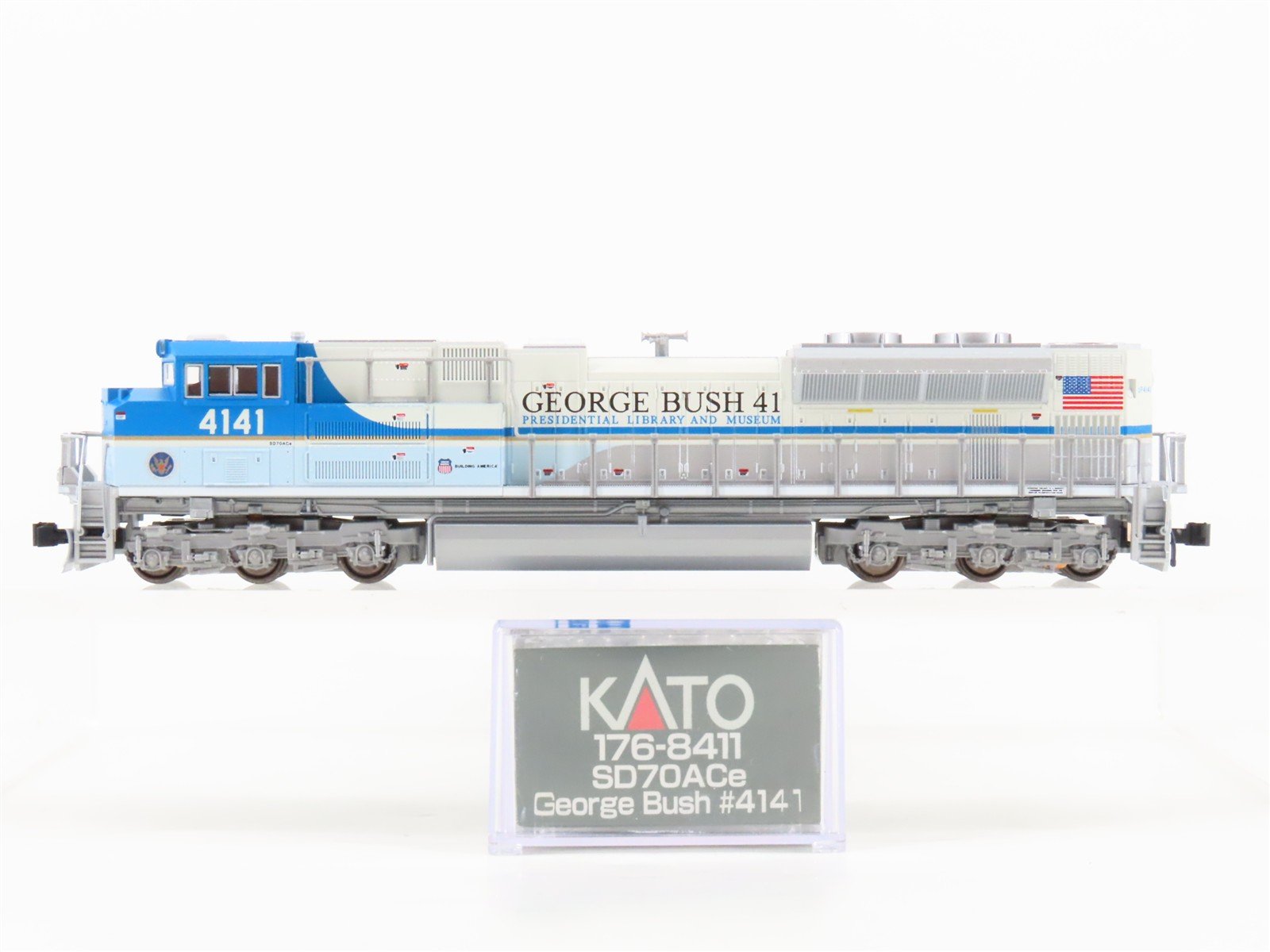 N KATO 176-8411 George Bush Presidential Library & Museum SD70ACe Diesel #4141
