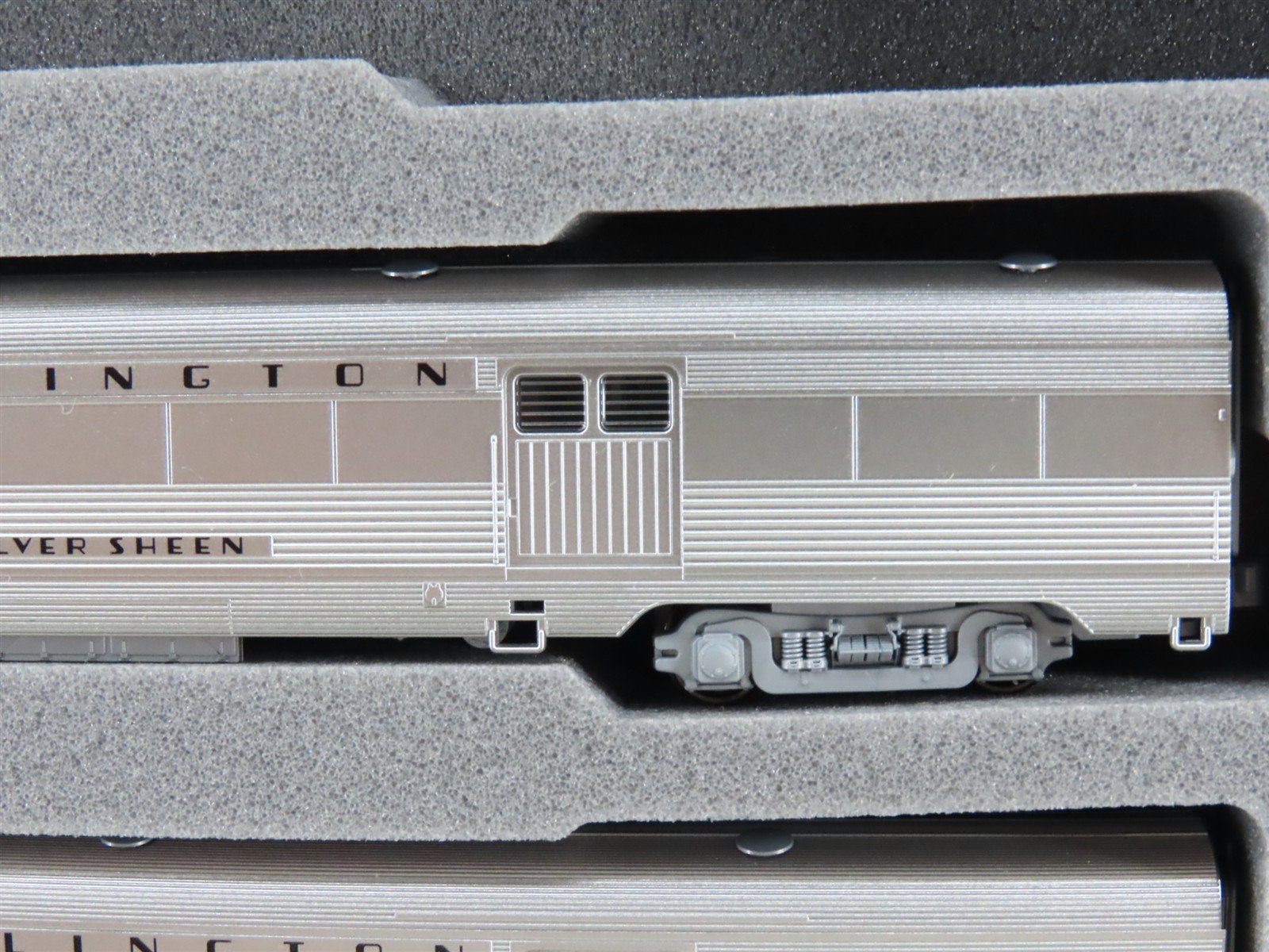 N KATO 106-090 CB&Q Silver Streak Zephyr E5A Diesel Passenger Train 6-Unit Set