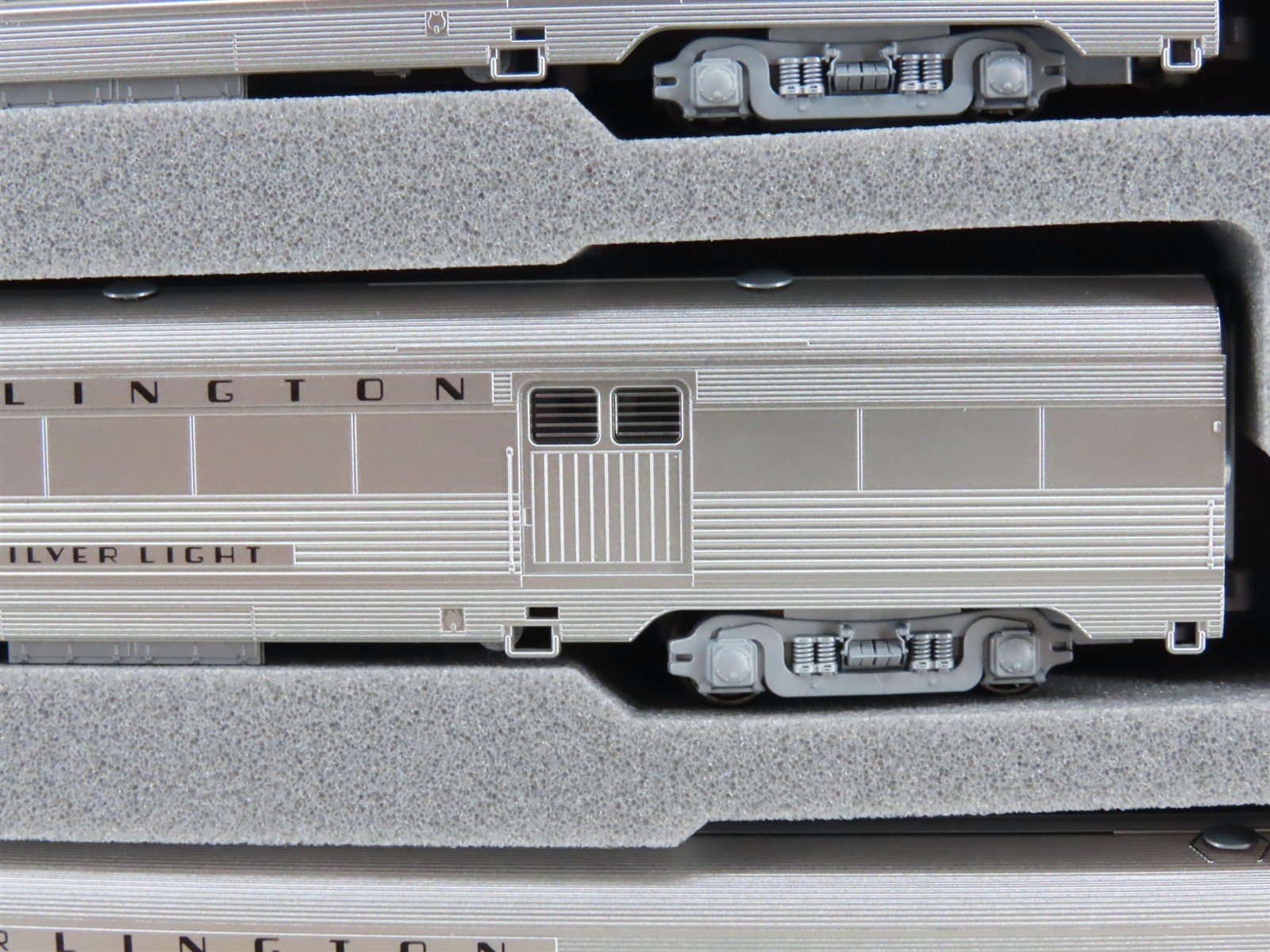 N KATO 106-090 CB&Q Silver Streak Zephyr E5A Diesel Passenger Train 6-Unit Set
