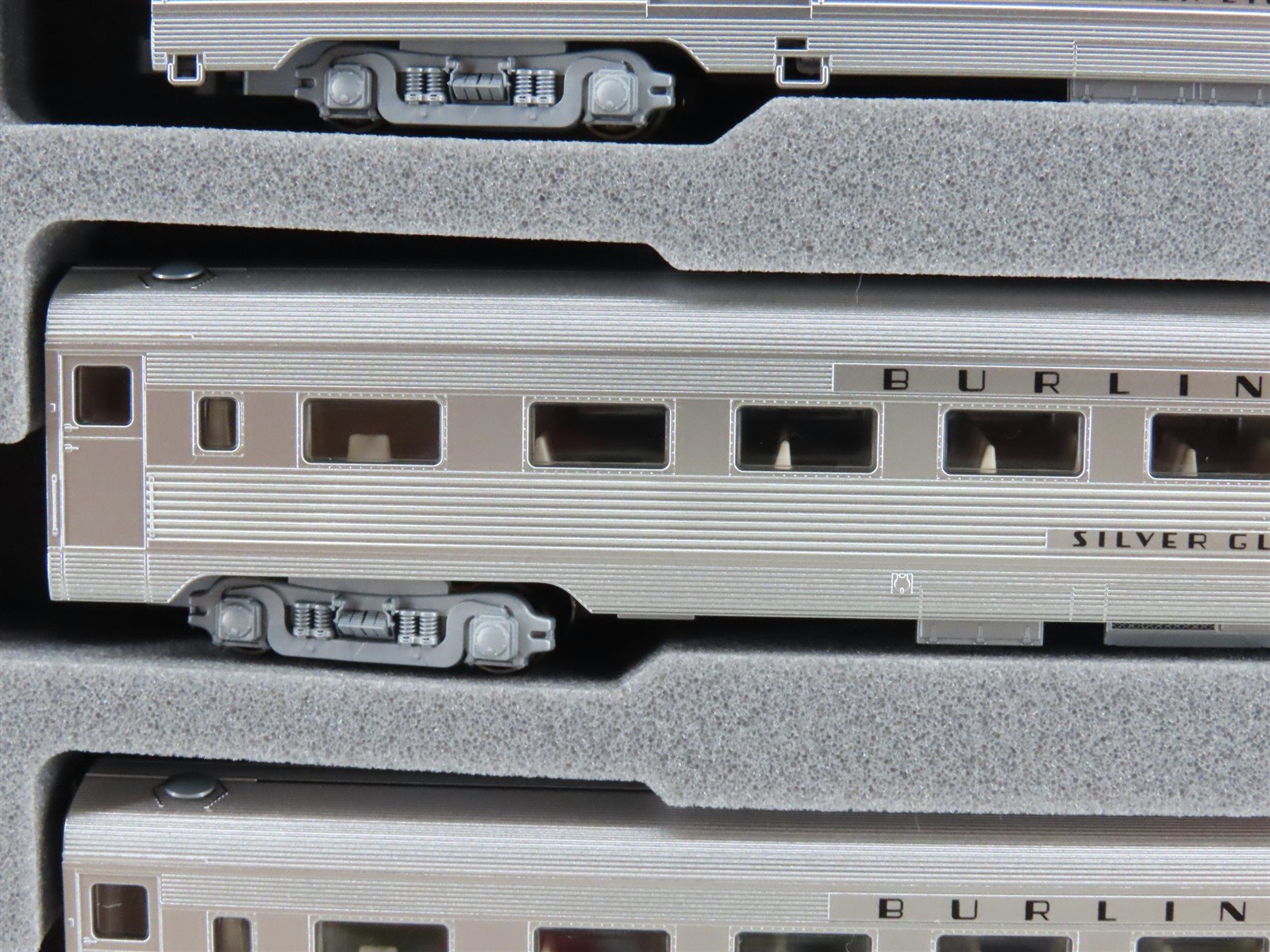 N KATO 106-090 CB&Q Silver Streak Zephyr E5A Diesel Passenger Train 6-Unit Set