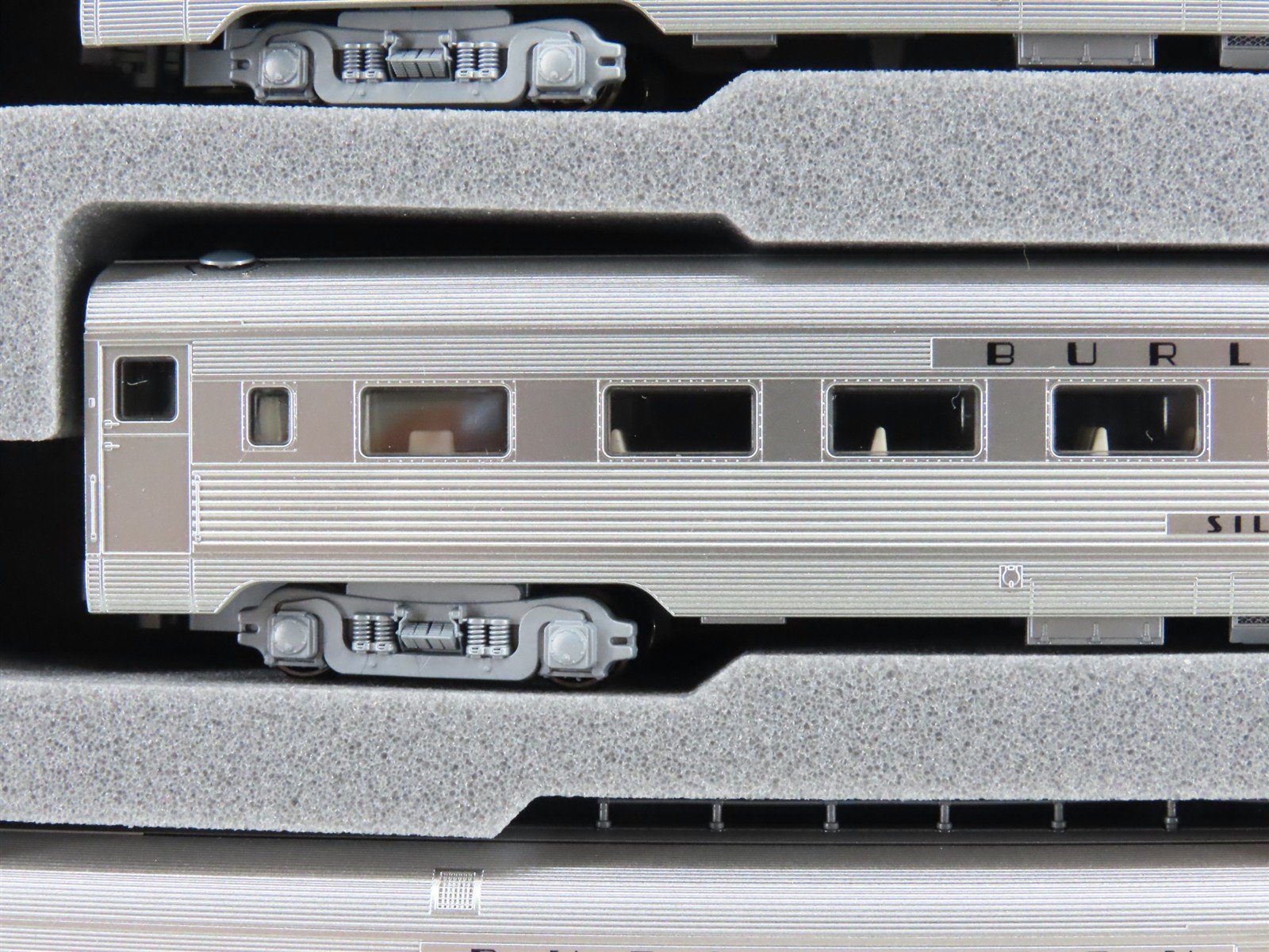 N KATO 106-090 CB&Q Silver Streak Zephyr E5A Diesel Passenger Train 6-Unit Set