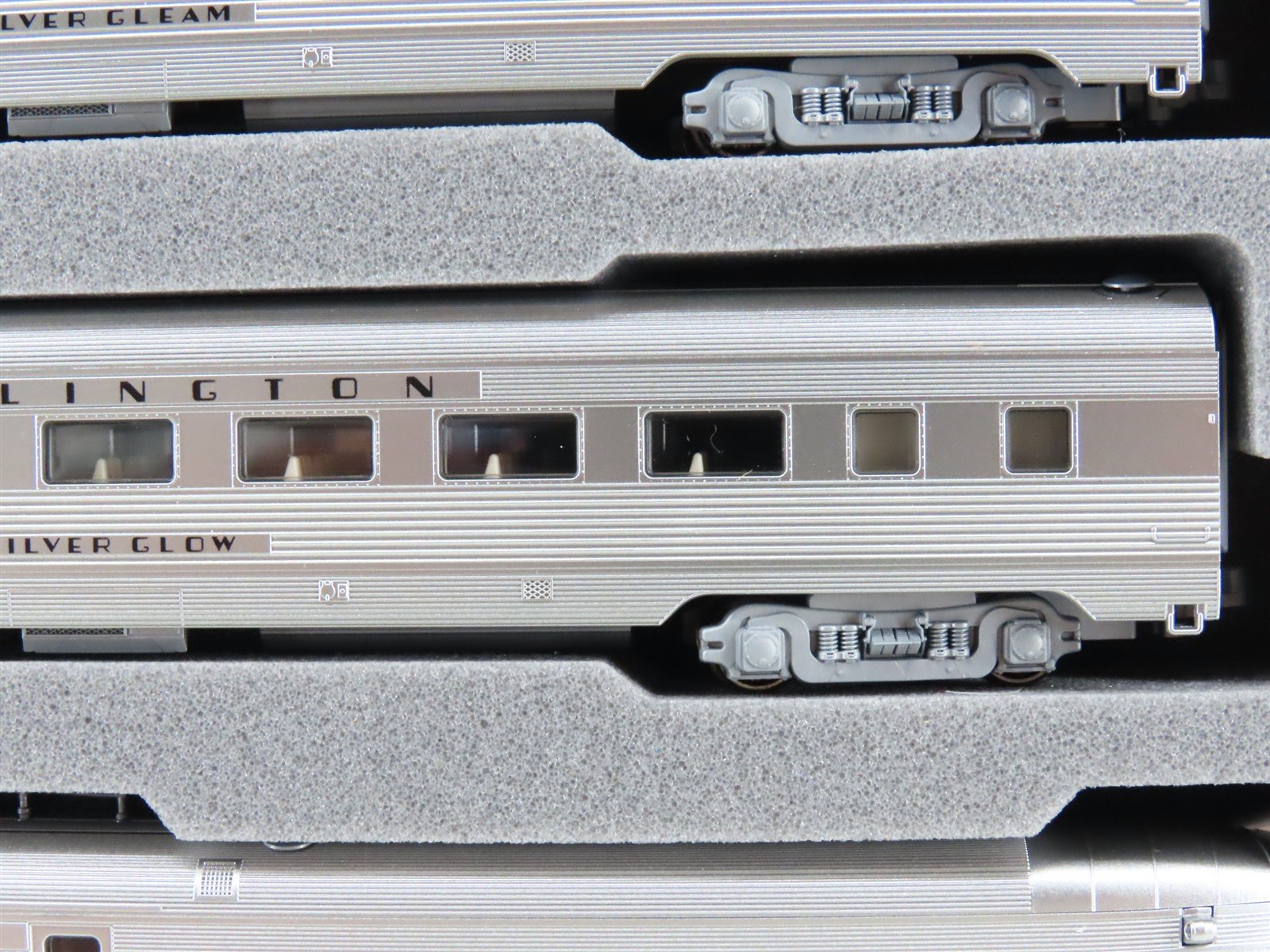 N KATO 106-090 CB&Q Silver Streak Zephyr E5A Diesel Passenger Train 6-Unit Set