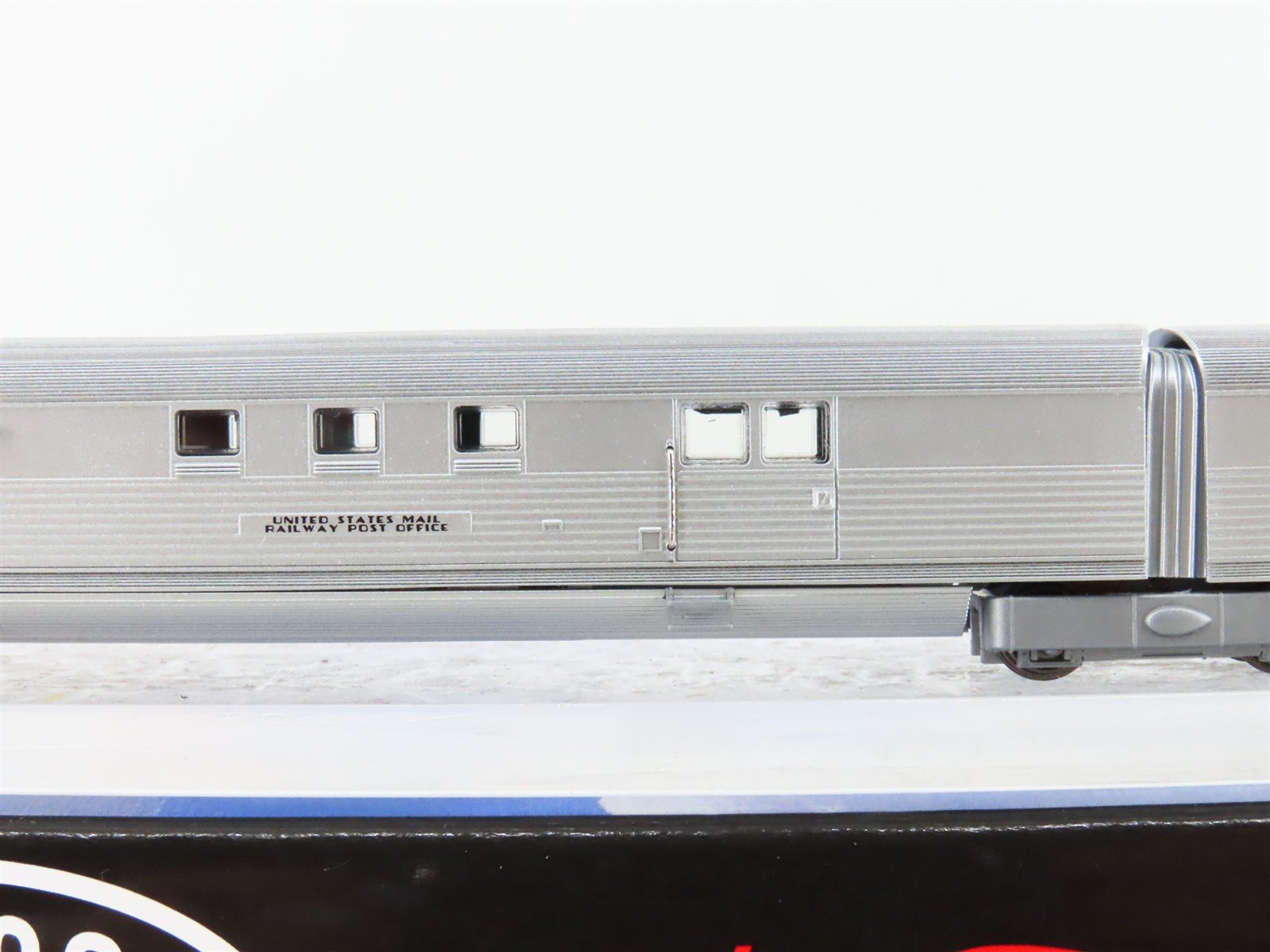 N Scale Con-Cor 001-8731 CB&Q Pioneer Zephyr Streamliner 3-Unit Set - DCC Ready