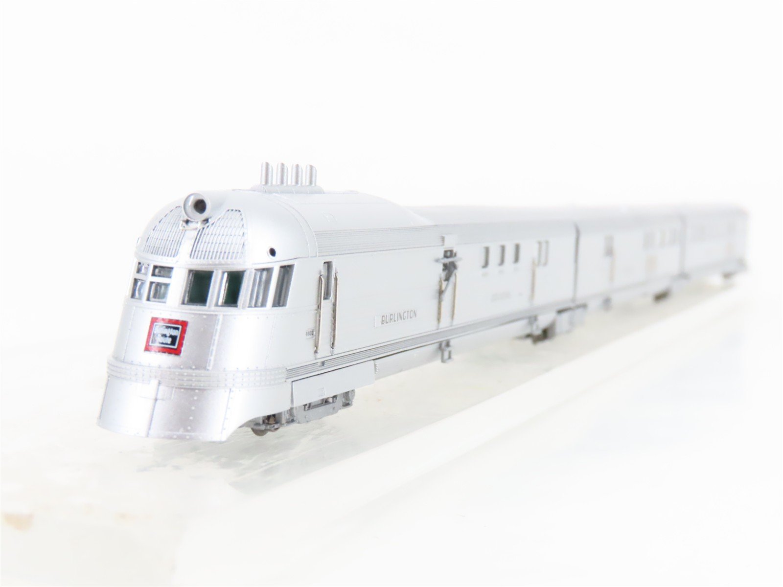 N Scale Con-Cor 001-8731 CB&Q Pioneer Zephyr Streamliner 3-Unit Set - DCC Ready