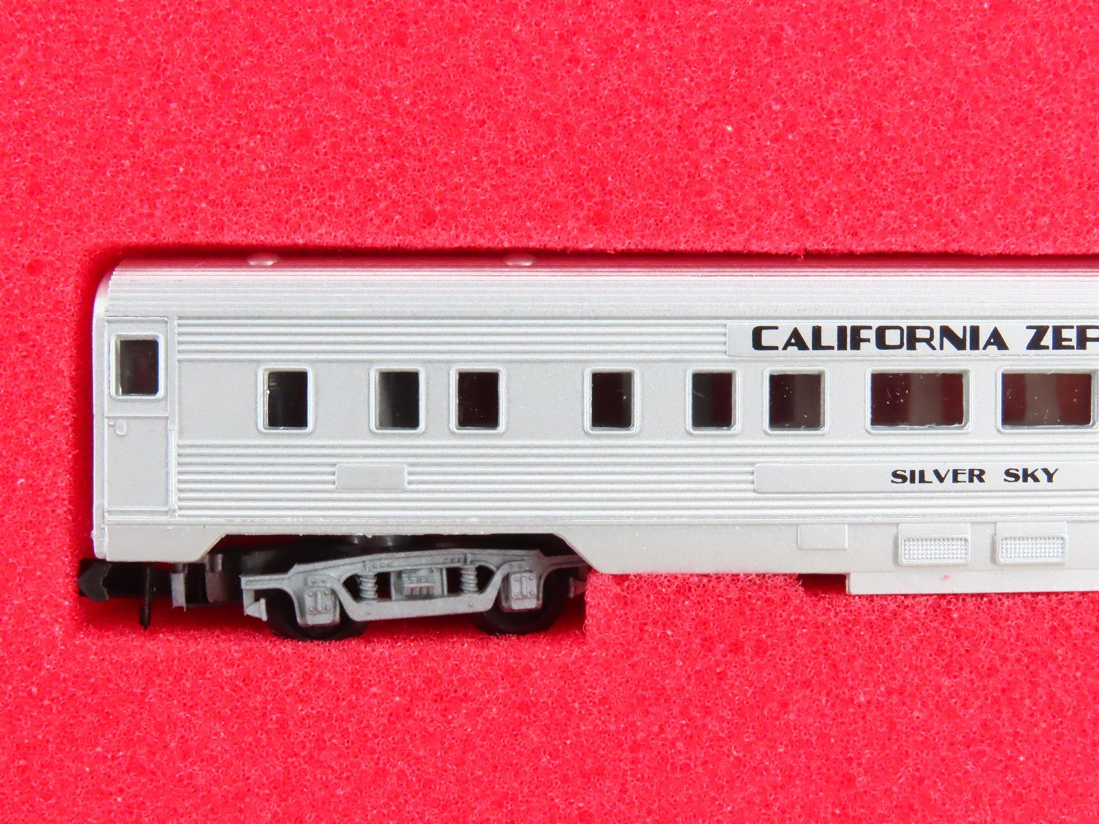 N Walthers/Arnold 125-502 D&RGW California Zephyr F7A/B Diesel Passenger Set