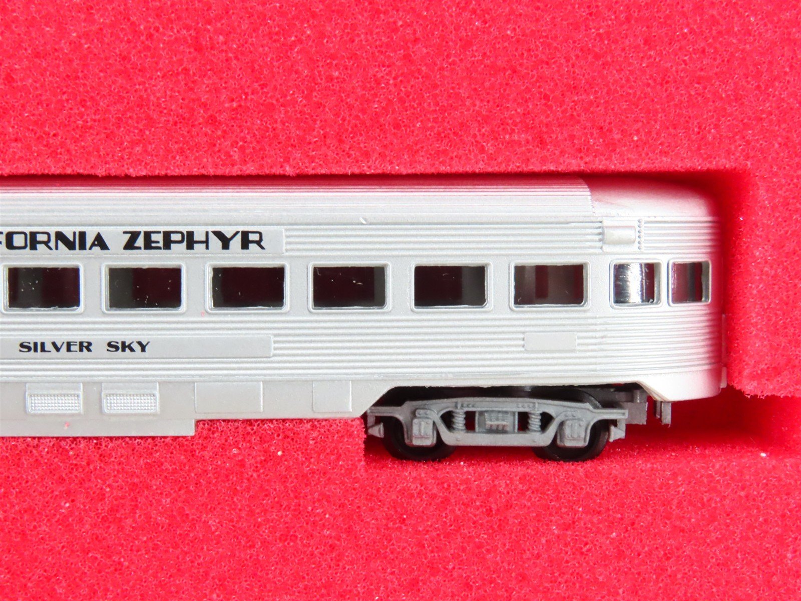 N Walthers/Arnold 125-502 D&RGW California Zephyr F7A/B Diesel Passenger Set
