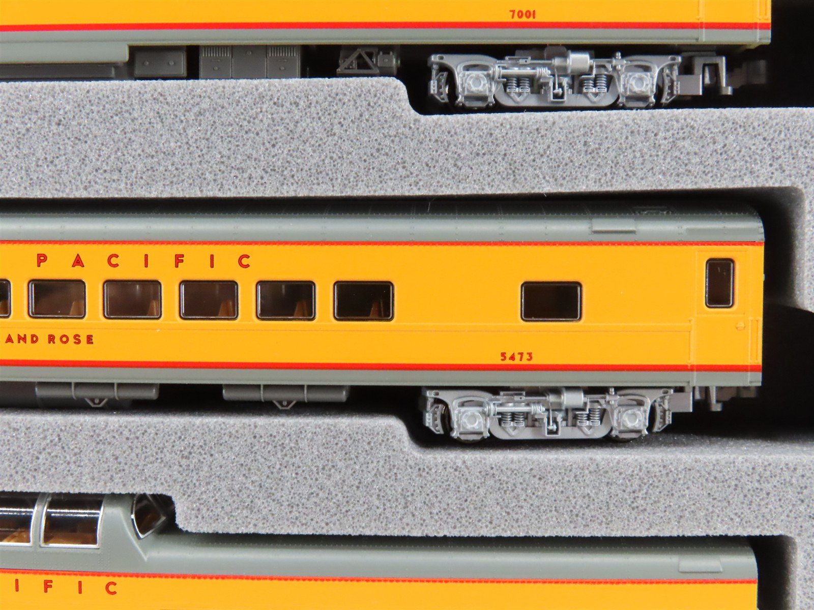N Scale KATO 106-086 UP Union Pacific Excursion Train Passenger 7-Car Set