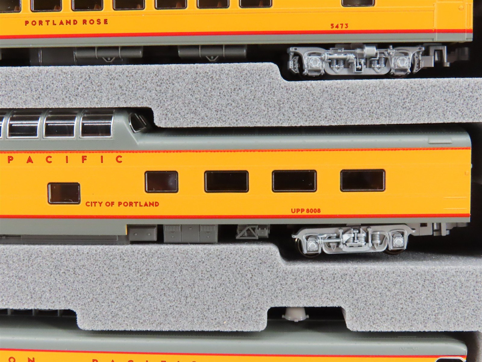 N Scale KATO 106-086 UP Union Pacific Excursion Train Passenger 7-Car Set