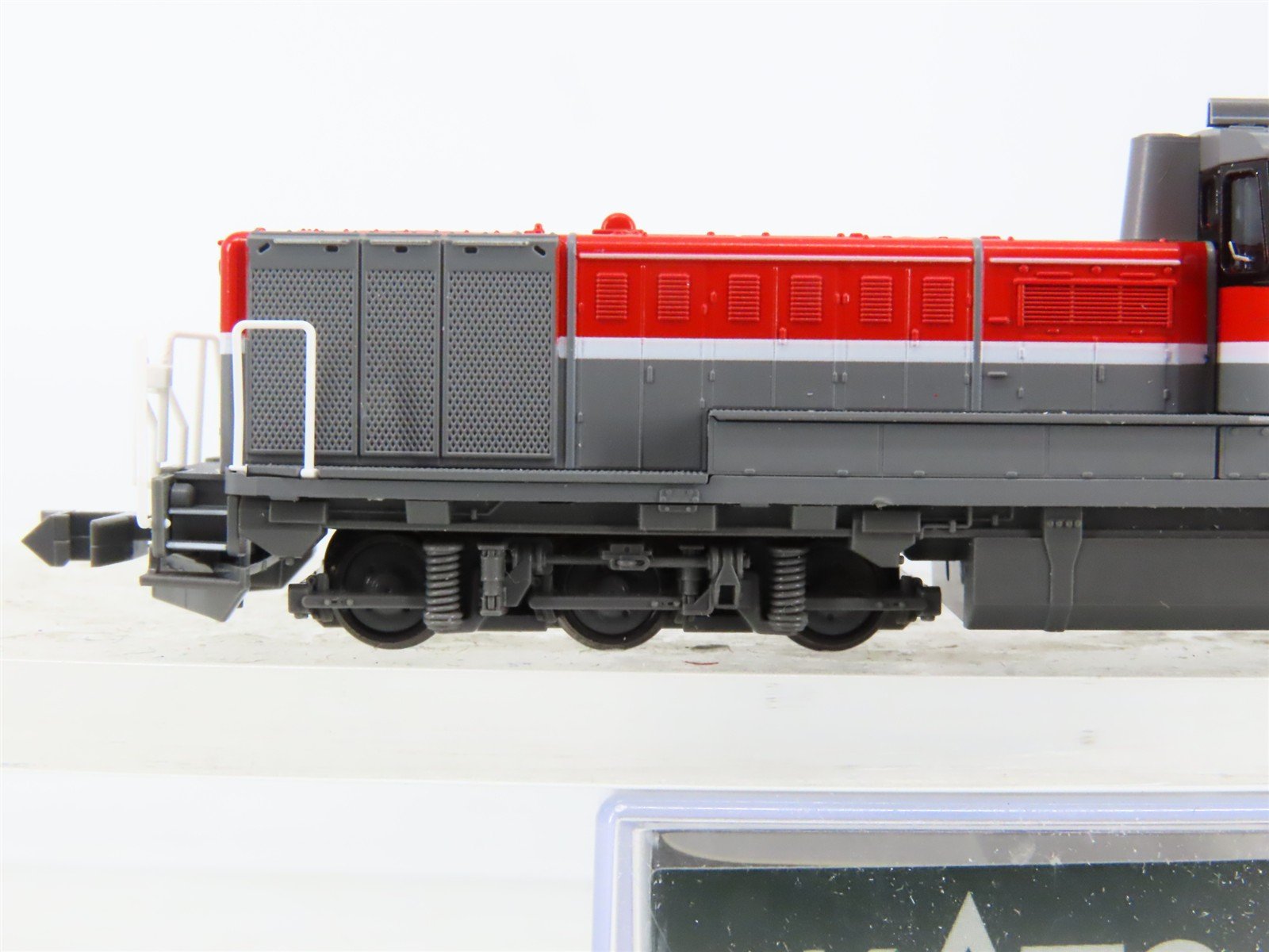 N Scale KATO 7011-3 JRF Japan Freight Railway DE10 Diesel Locomotive #1750