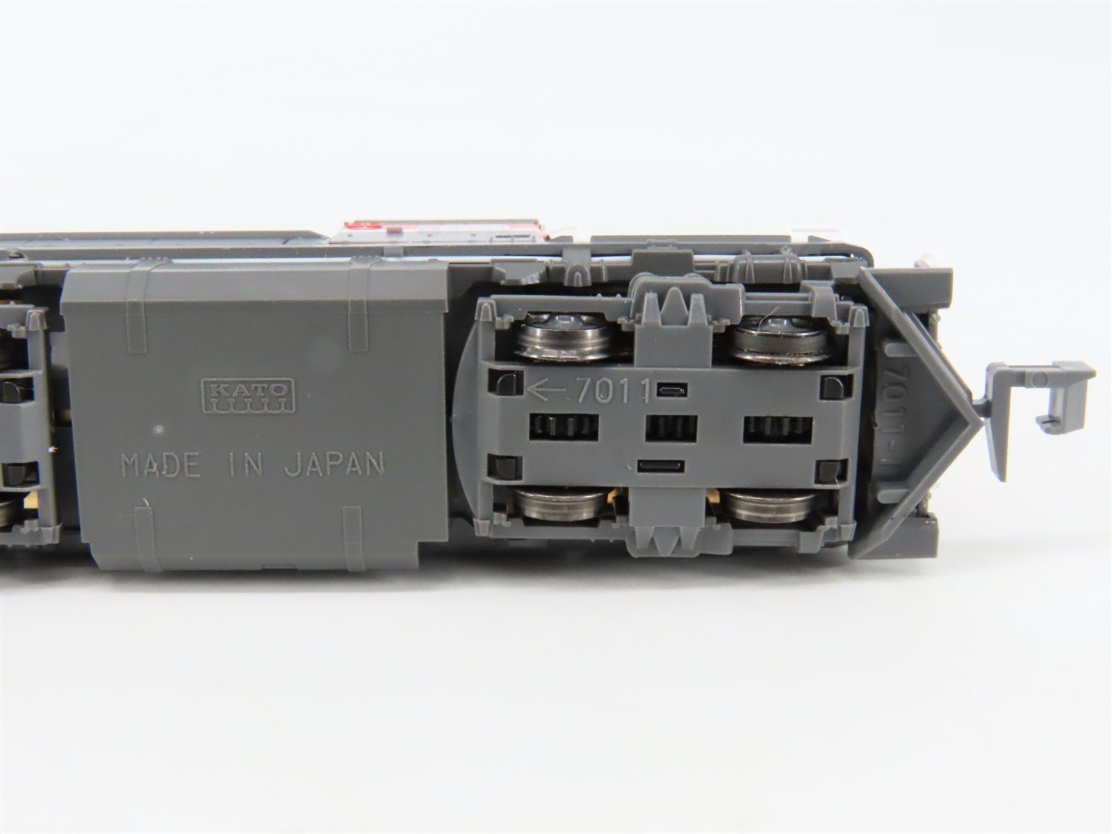 N Scale KATO 7011-3 JRF Japan Freight Railway DE10 Diesel Locomotive #1750