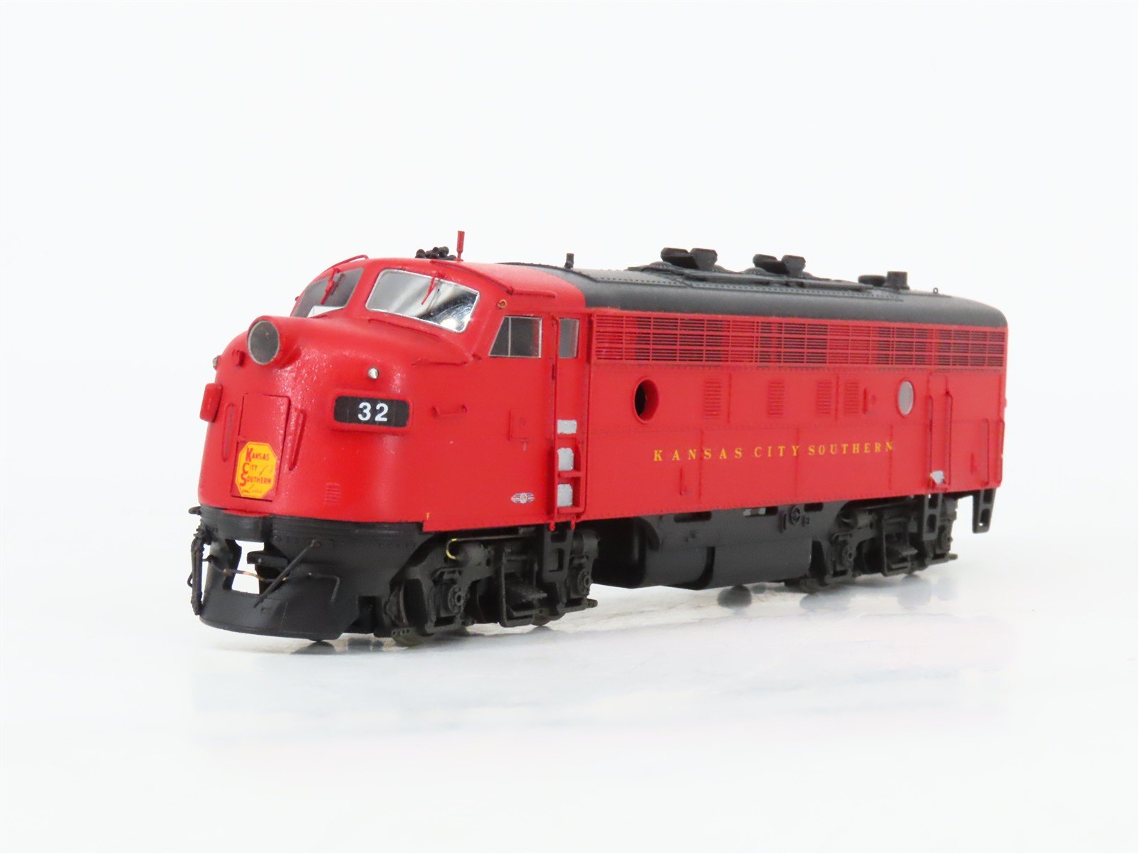 HO Scale Athearn KCS Kansas City Southern F7A Diesel #32 - Unpowered - Custom