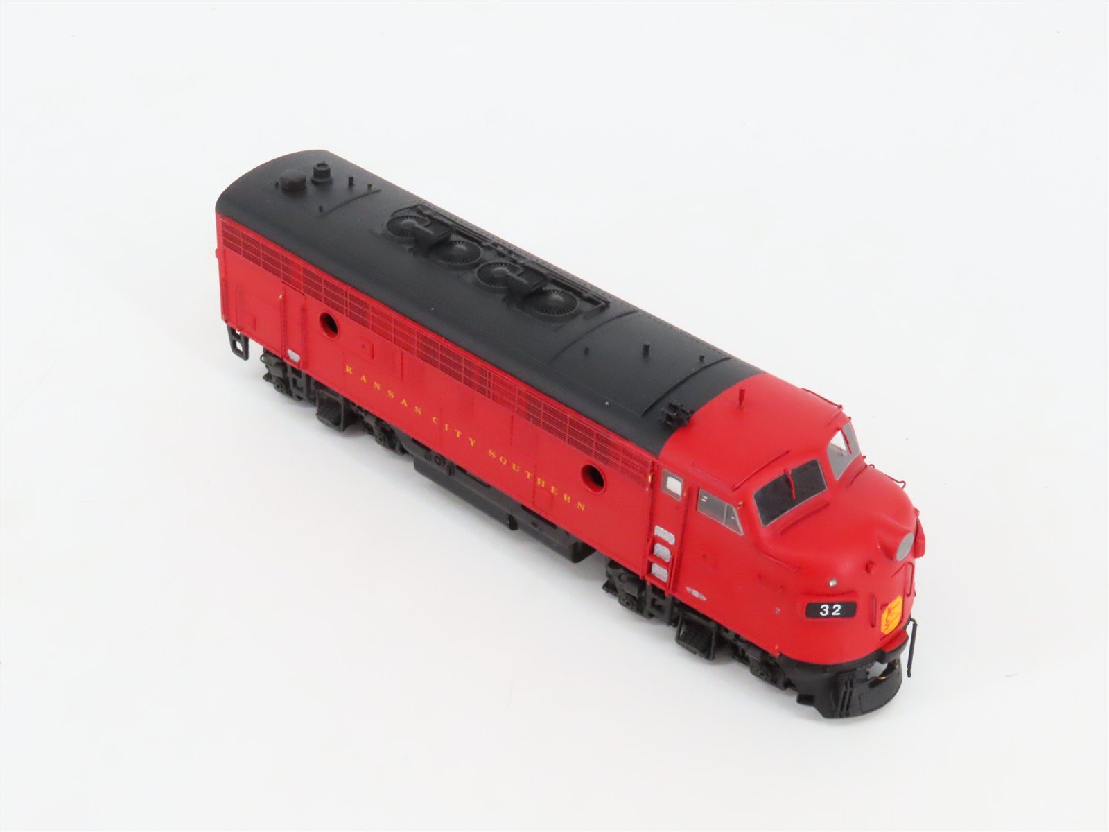 HO Scale Athearn KCS Kansas City Southern F7A Diesel #32 - Unpowered - Custom