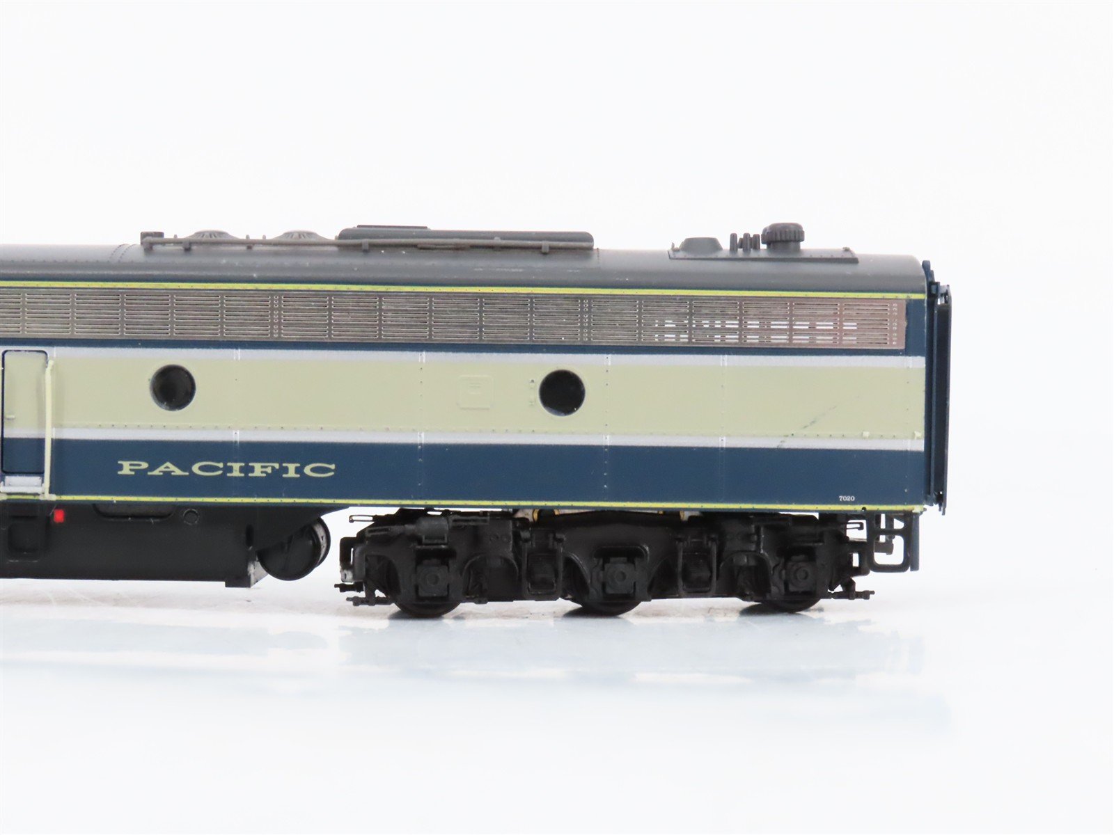 HO Scale Proto 2000 MP Missouri Pacific EMD E8A Diesel Locomotive #7020