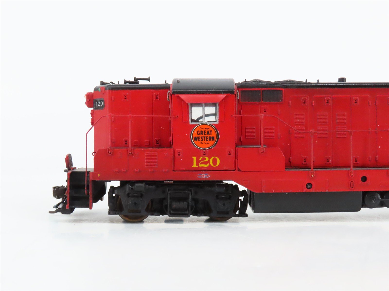 HO Scale Athearn CGW Chicago Great Western EMD GP9 Diesel #120 - Custom