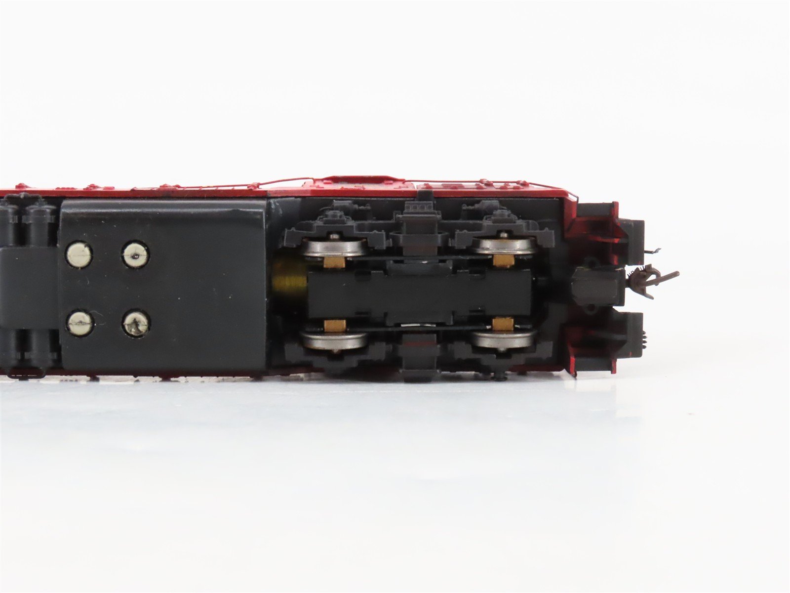 HO Scale Athearn CGW Chicago Great Western EMD GP9 Diesel #120 - Custom