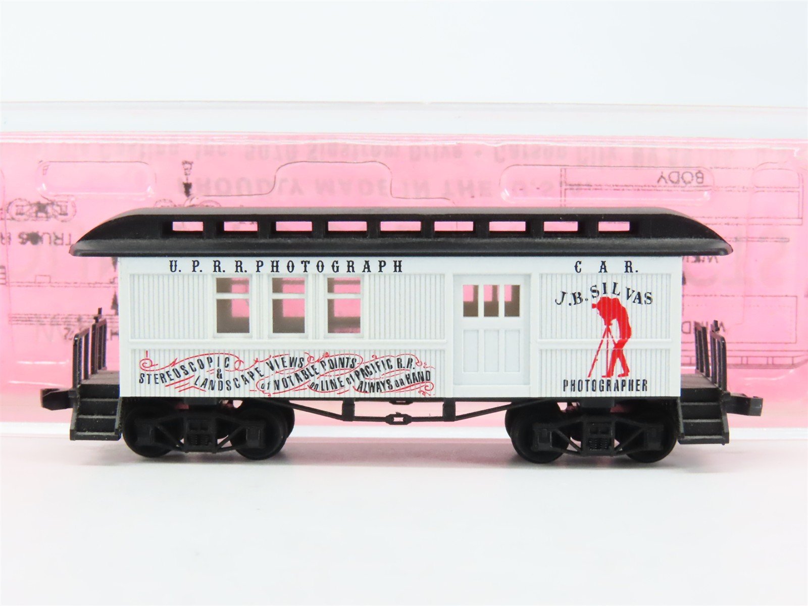 N Scale Roundhouse 8499 UPRR J.B. Silvas Photo Overton Passenger Car