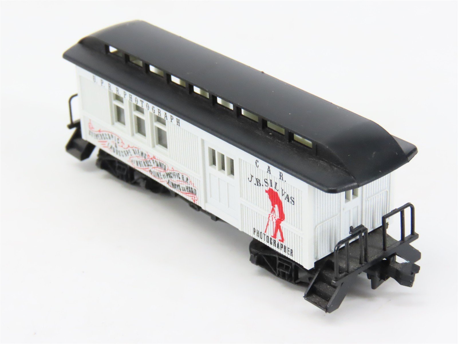 N Scale Roundhouse 8499 UPRR J.B. Silvas Photo Overton Passenger Car