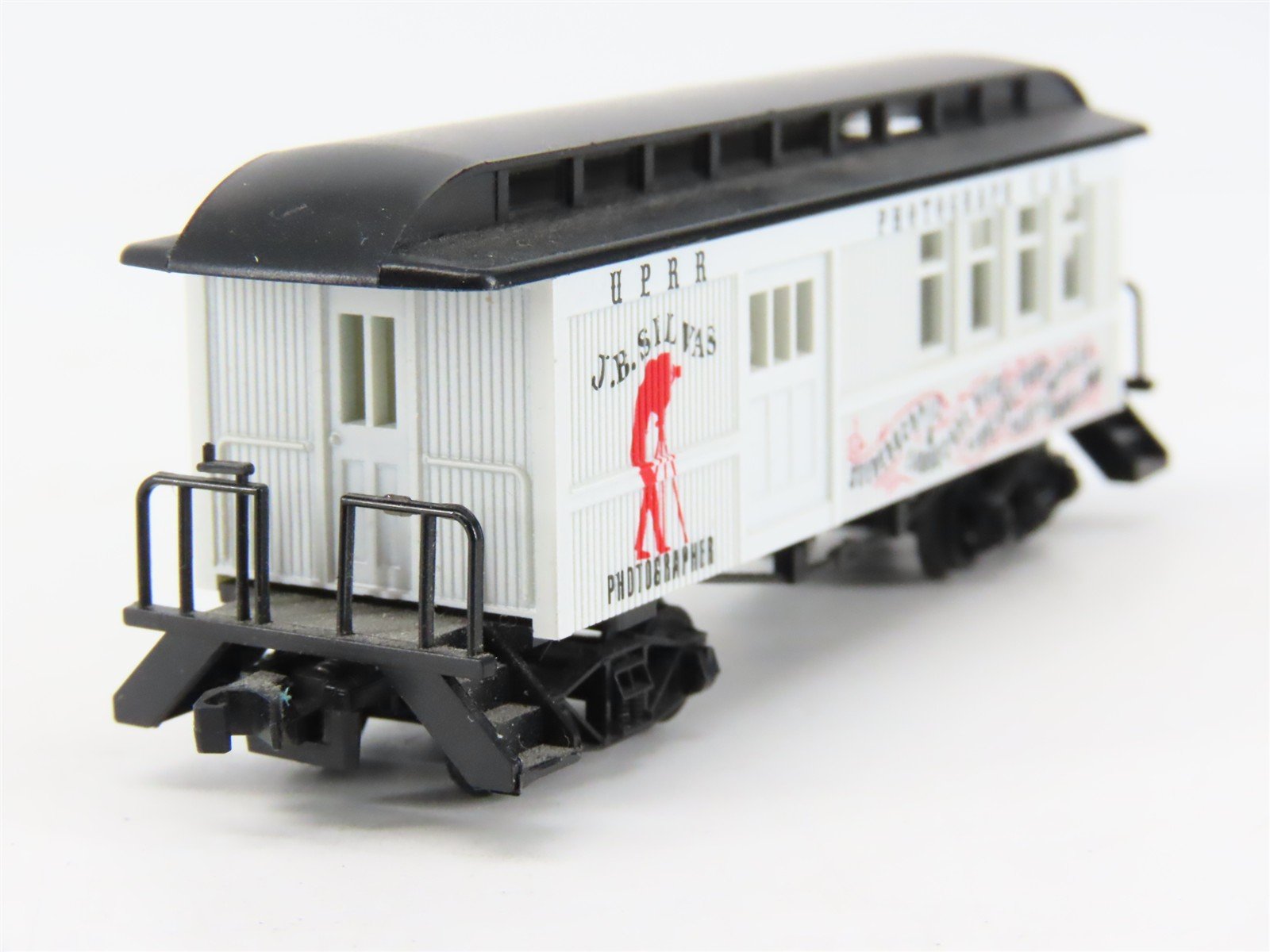 N Scale Roundhouse 8499 UPRR J.B. Silvas Photo Overton Passenger Car
