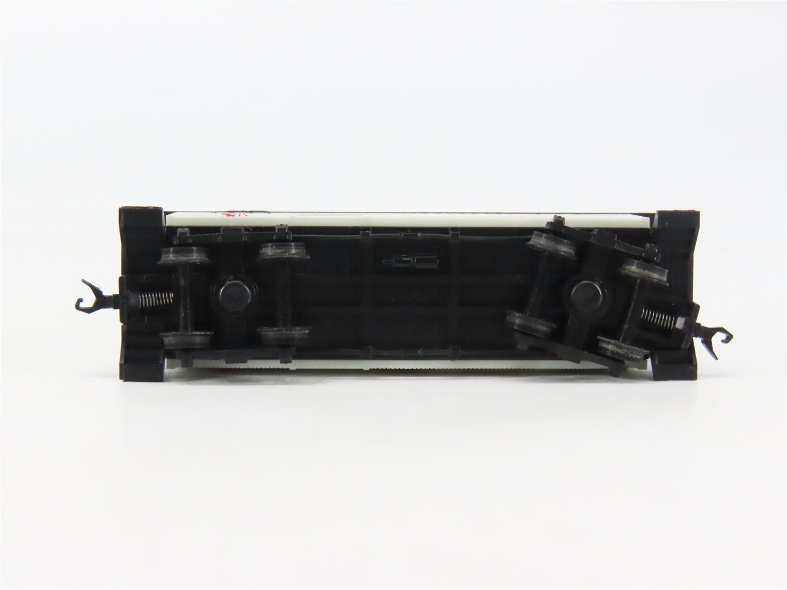N Scale Roundhouse 8499 UPRR J.B. Silvas Photo Overton Passenger Car
