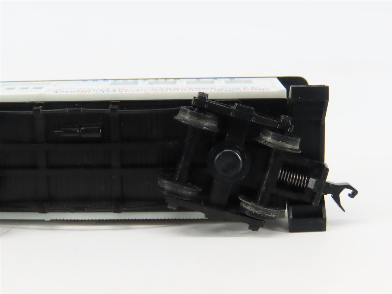 N Scale Roundhouse 8499 UPRR J.B. Silvas Photo Overton Passenger Car