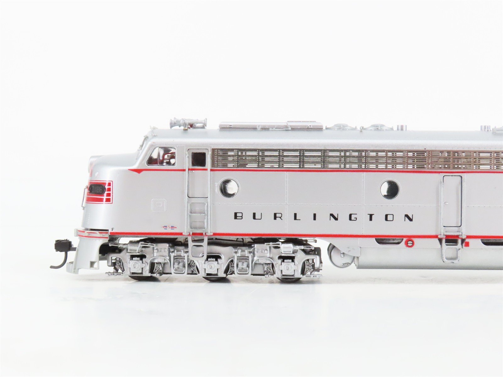 HO Scale Proto 2000 CB&Q Burlington Route EMD E8A Diesel #9948B - Unpowered