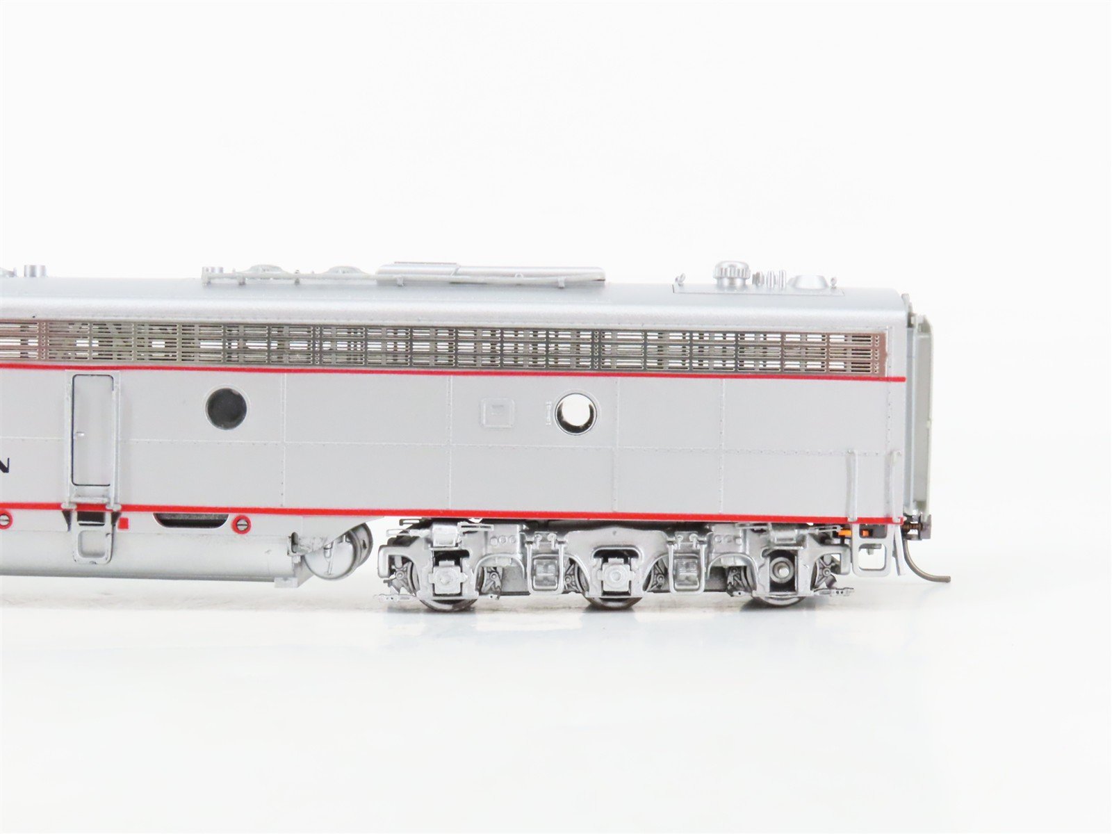 HO Scale Proto 2000 CB&Q Burlington Route EMD E8A Diesel #9948B - Unpowered