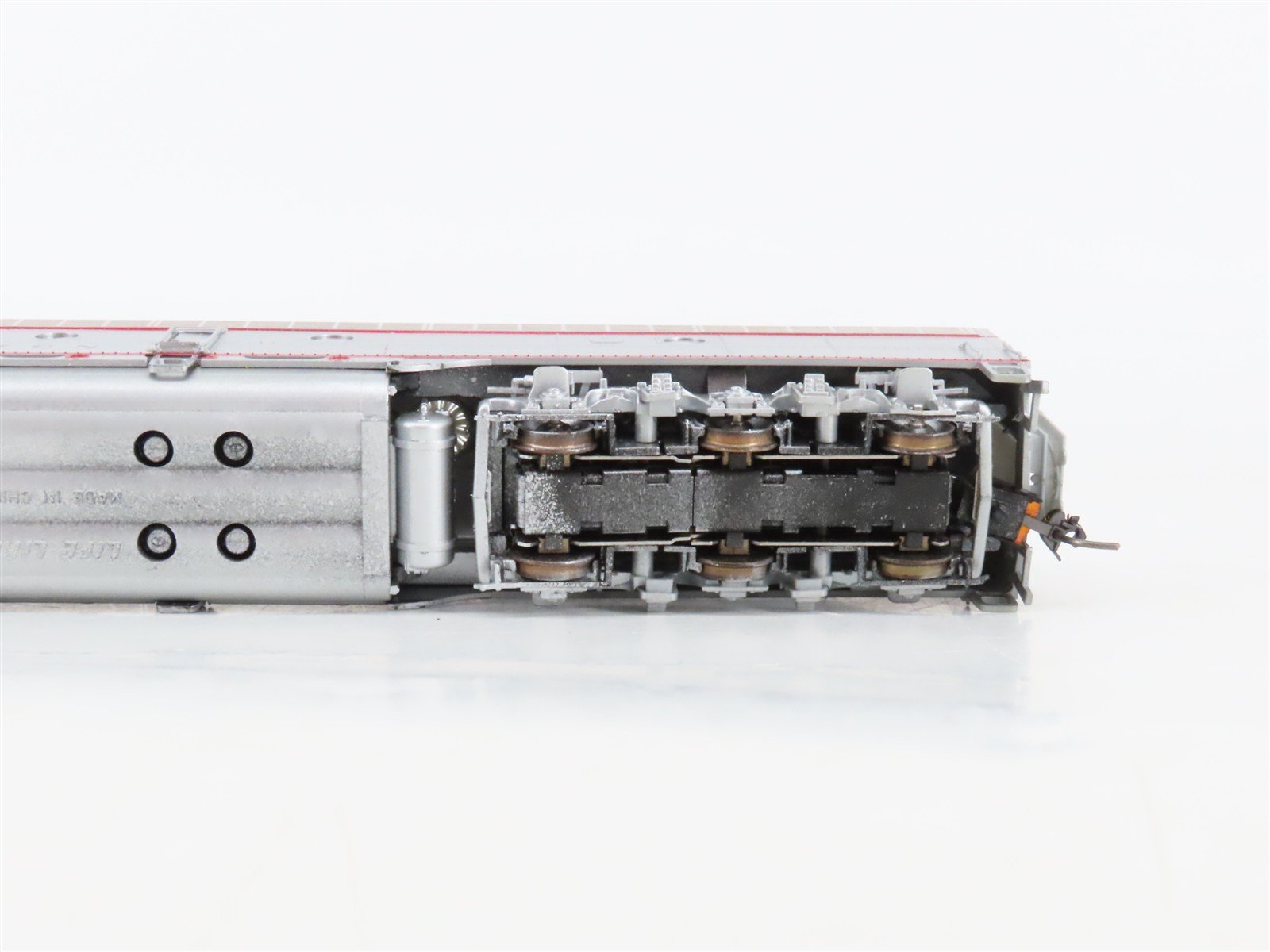 HO Scale Proto 2000 CB&Q Burlington Route EMD E8A Diesel #9948B - Unpowered