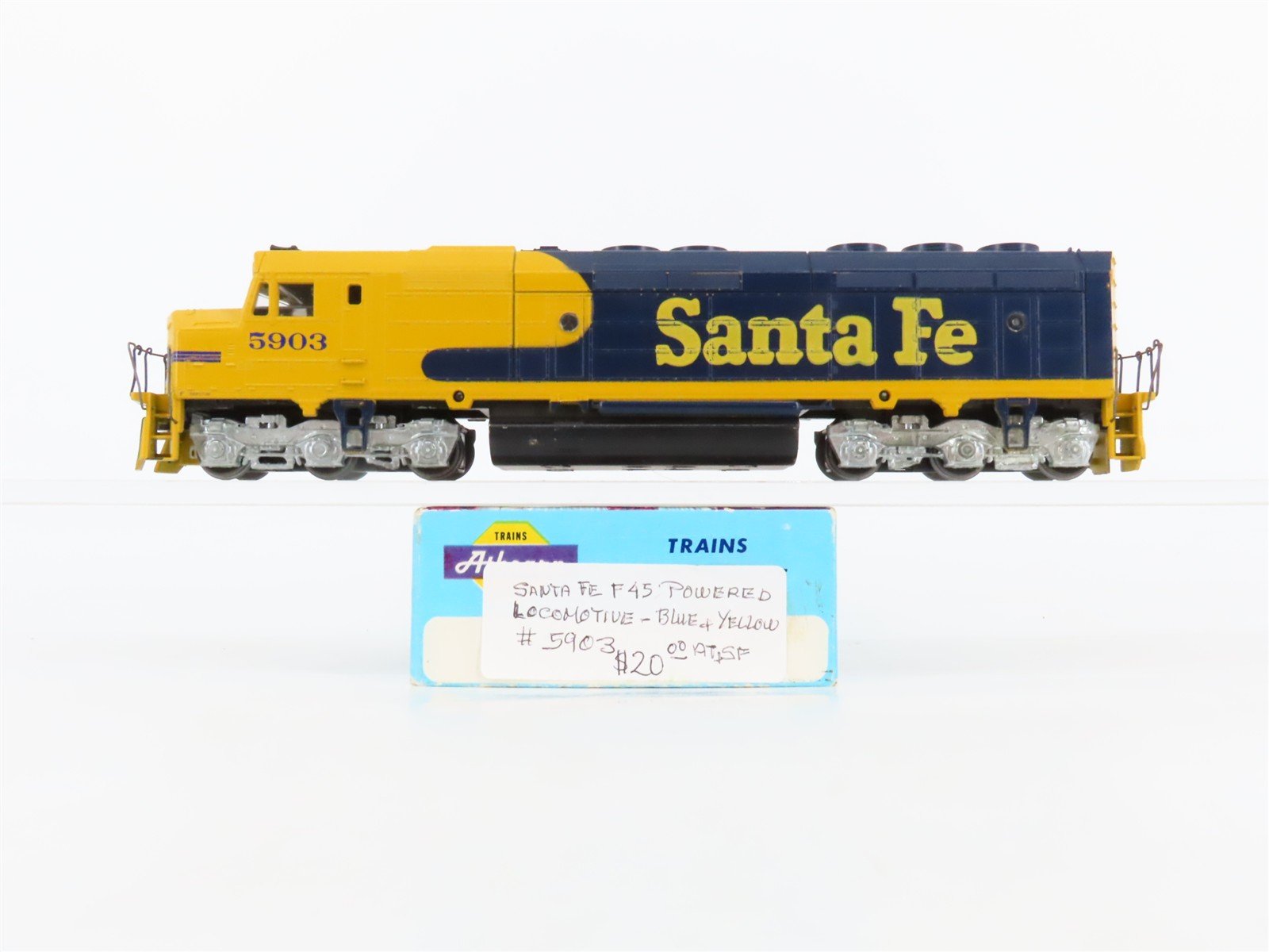 HO Scale Athearn ATSF Santa Fe EMD F45 Diesel Locomotive #5903