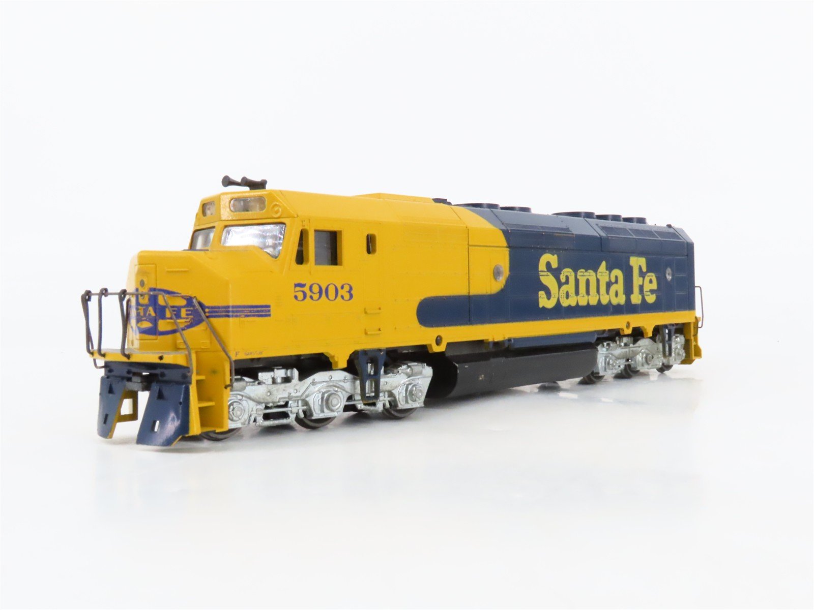 HO Scale Athearn ATSF Santa Fe EMD F45 Diesel Locomotive #5903
