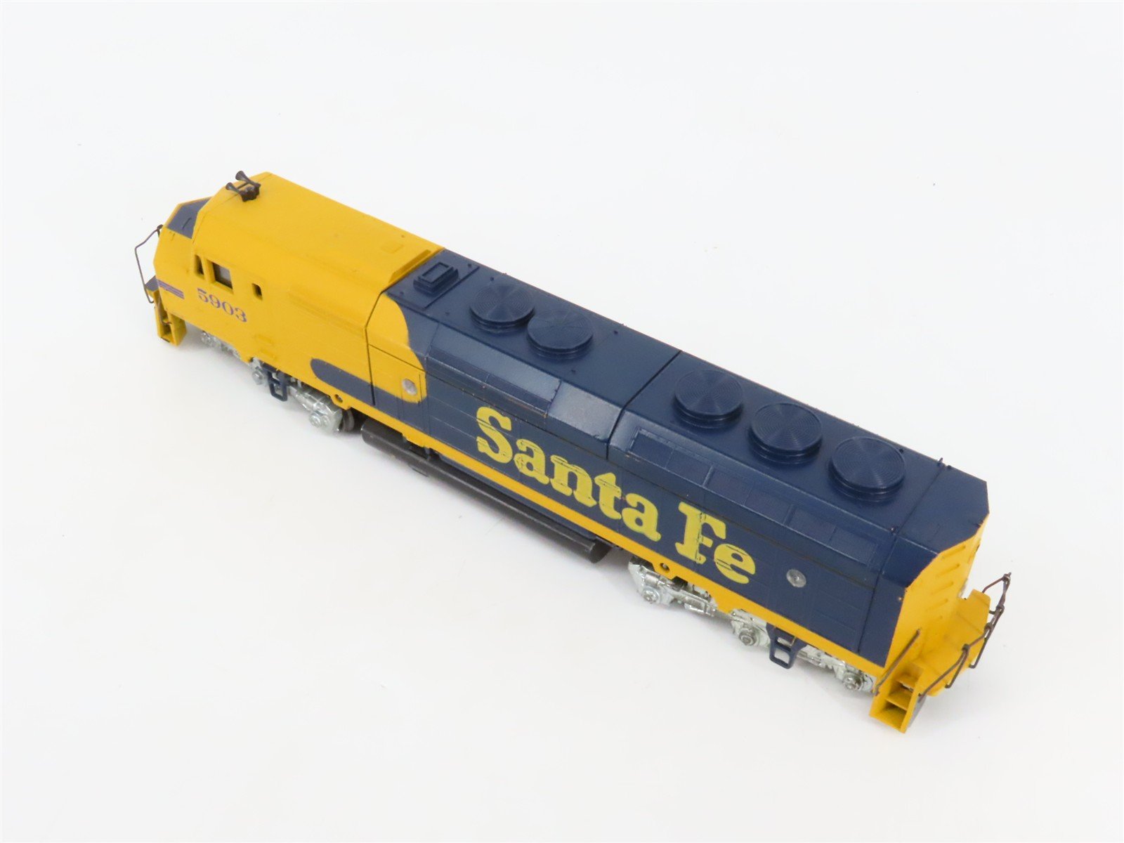 HO Scale Athearn ATSF Santa Fe EMD F45 Diesel Locomotive #5903