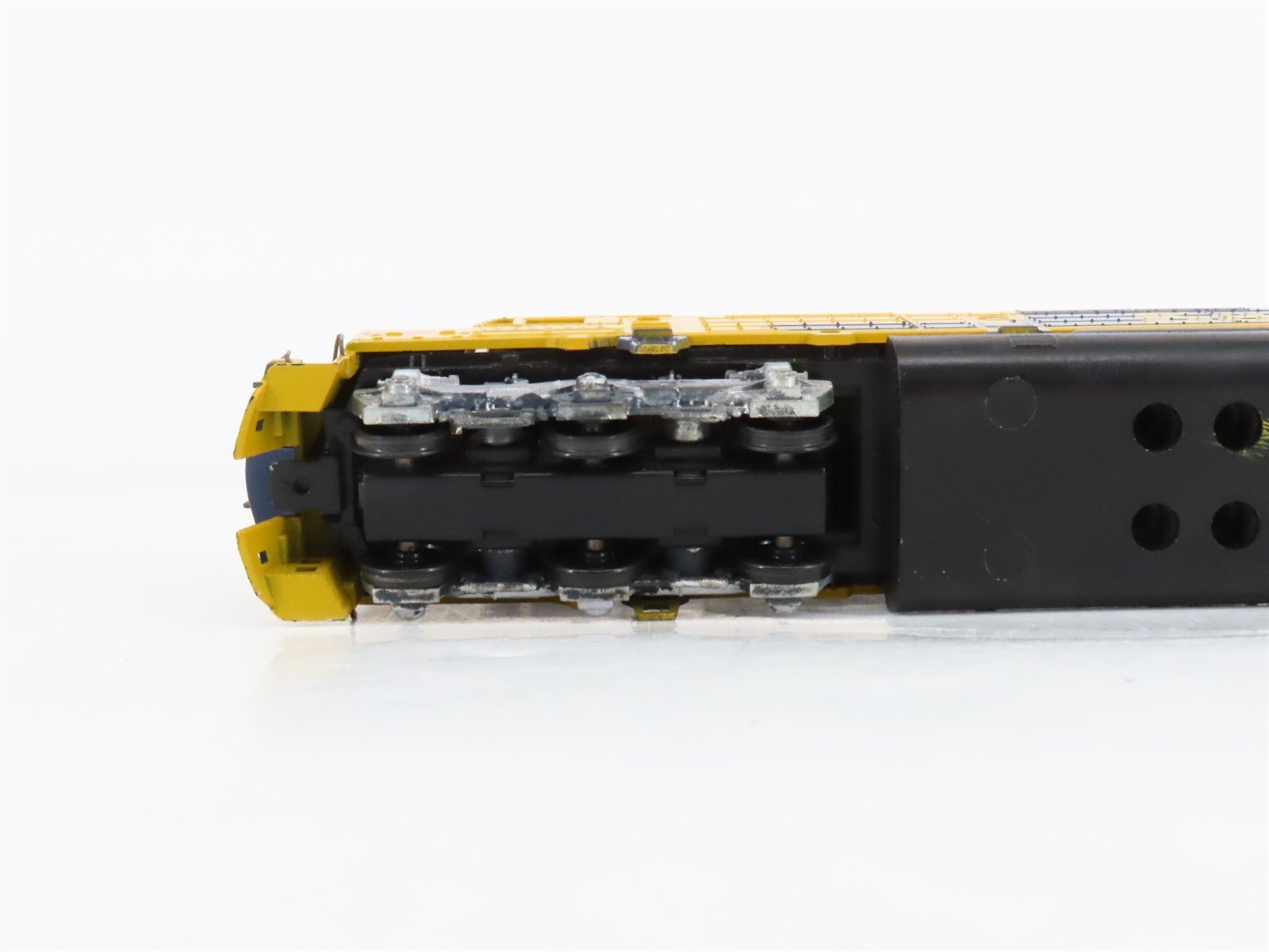 HO Scale Athearn ATSF Santa Fe EMD F45 Diesel Locomotive #5903 - Unpowered
