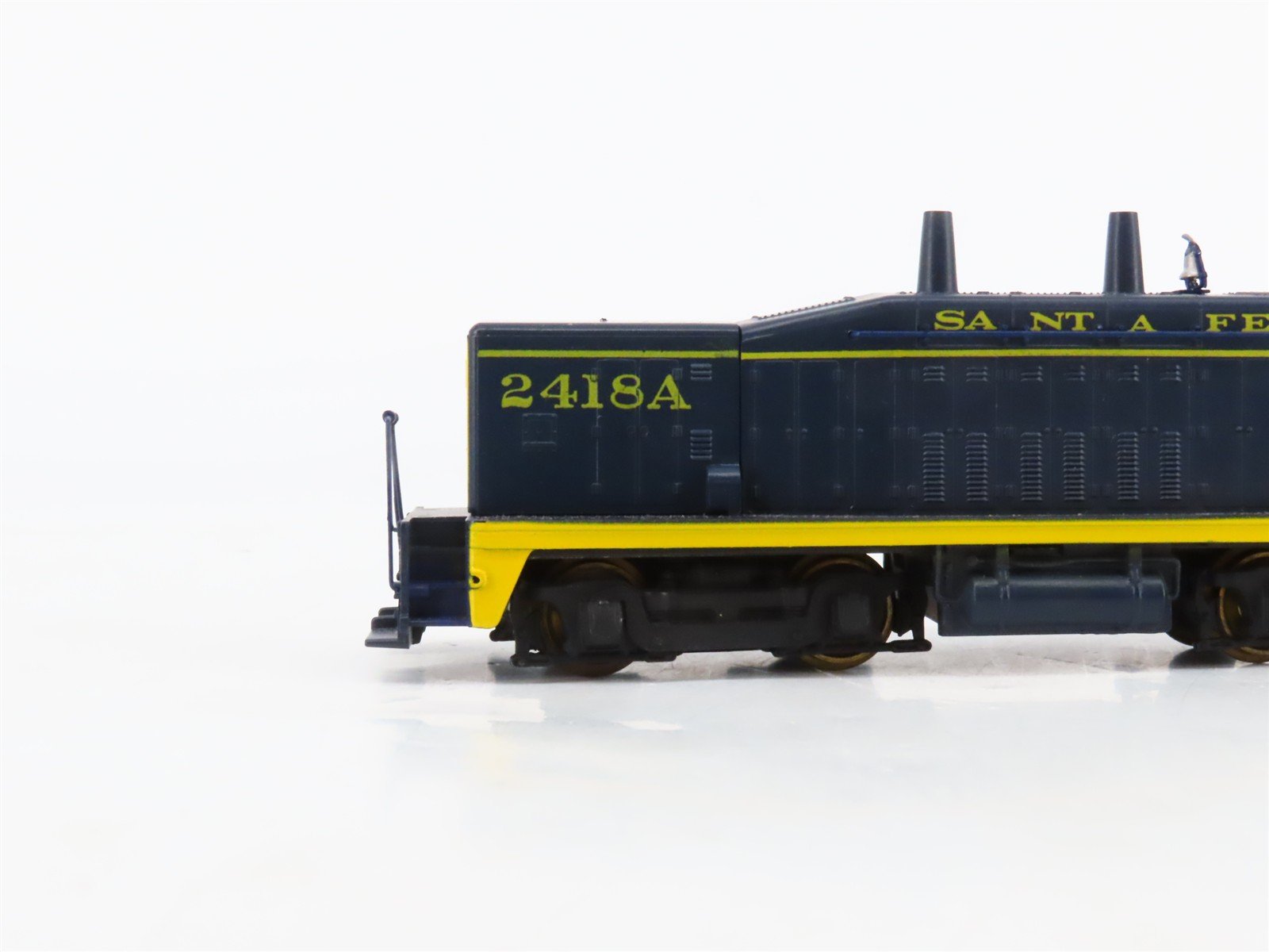 HO Athearn ATSF Santa Fe EMD SW1500 Calf Diesel Switcher #2418A - Unpowered