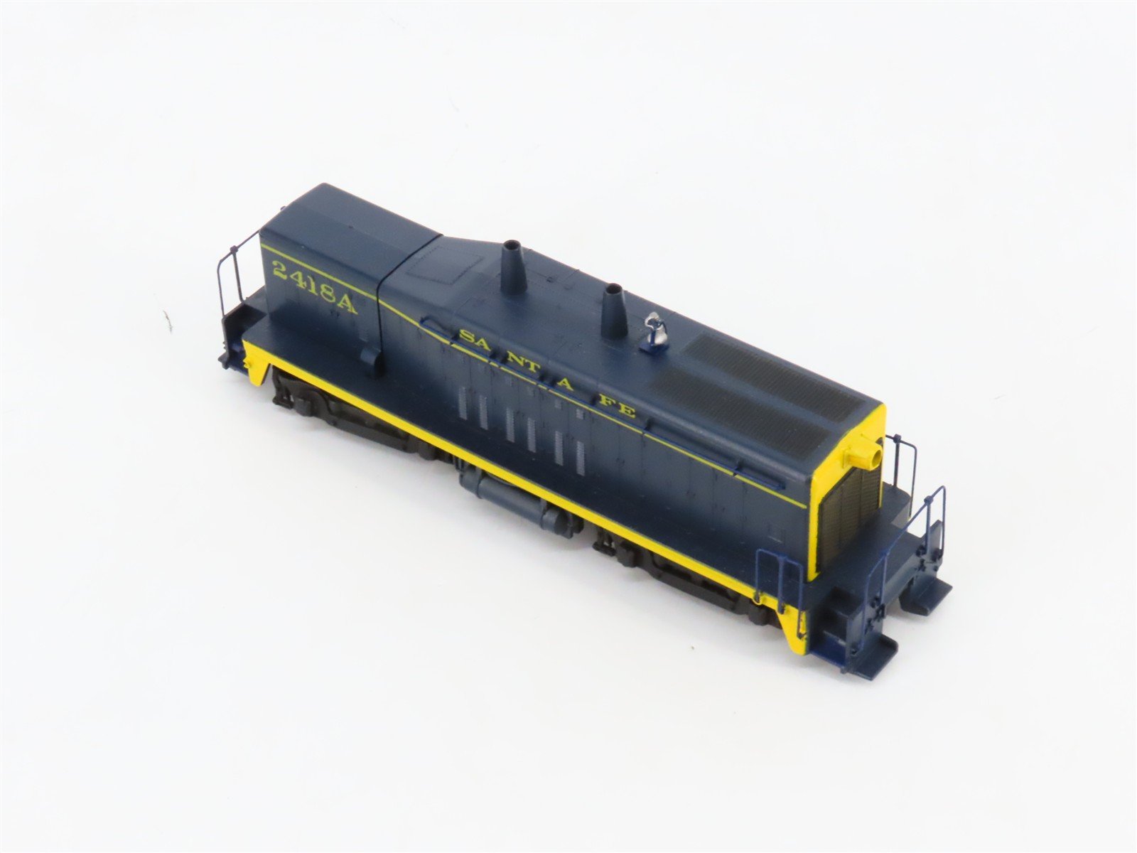 HO Athearn ATSF Santa Fe EMD SW1500 Calf Diesel Switcher #2418A - Unpowered
