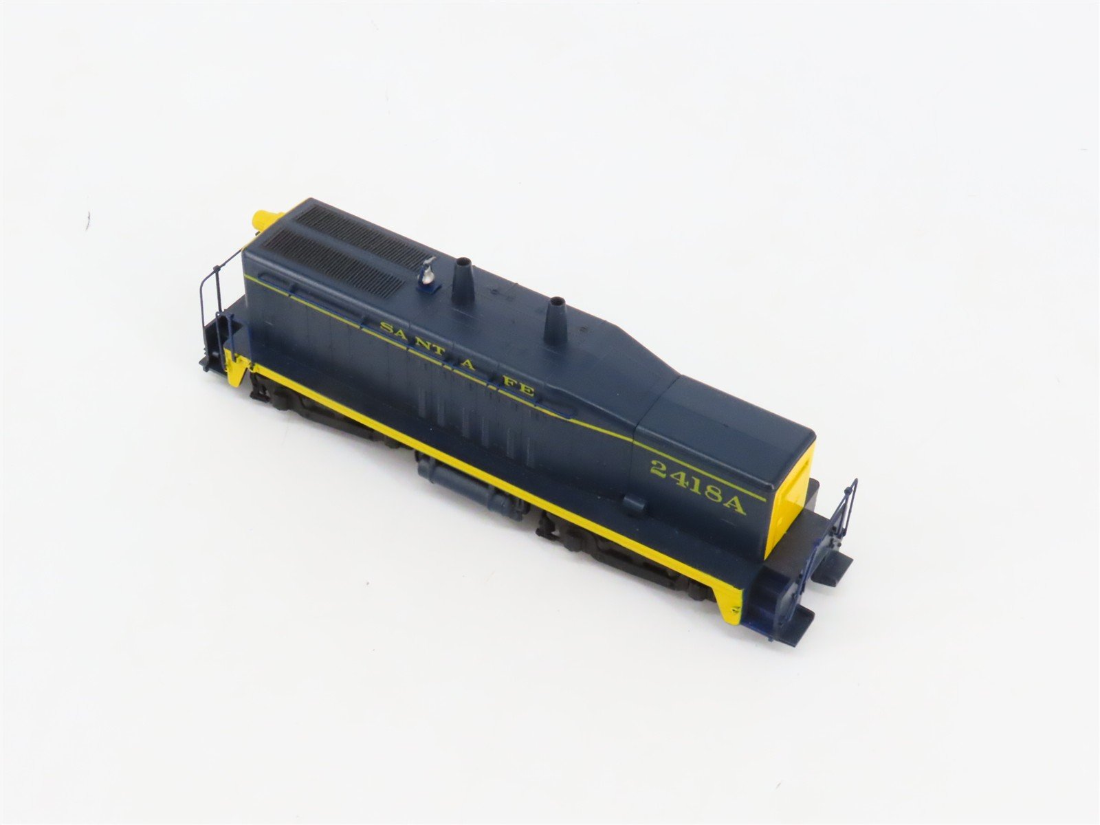 HO Athearn ATSF Santa Fe EMD SW1500 Calf Diesel Switcher #2418A - Unpowered