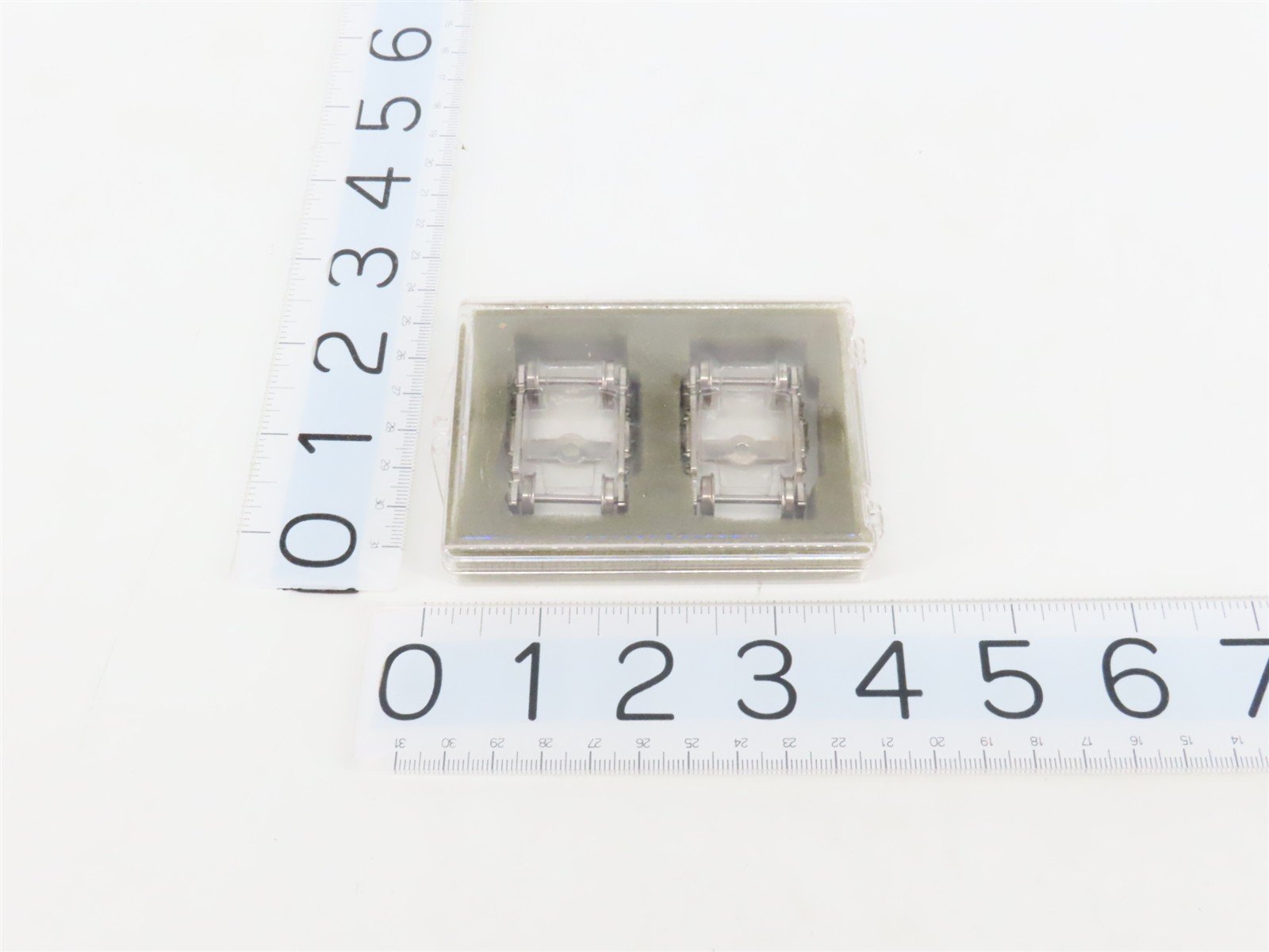 HO Scale Metal 4-Wheel Passenger Trucks w/ Metal Wheels - 4 Pair