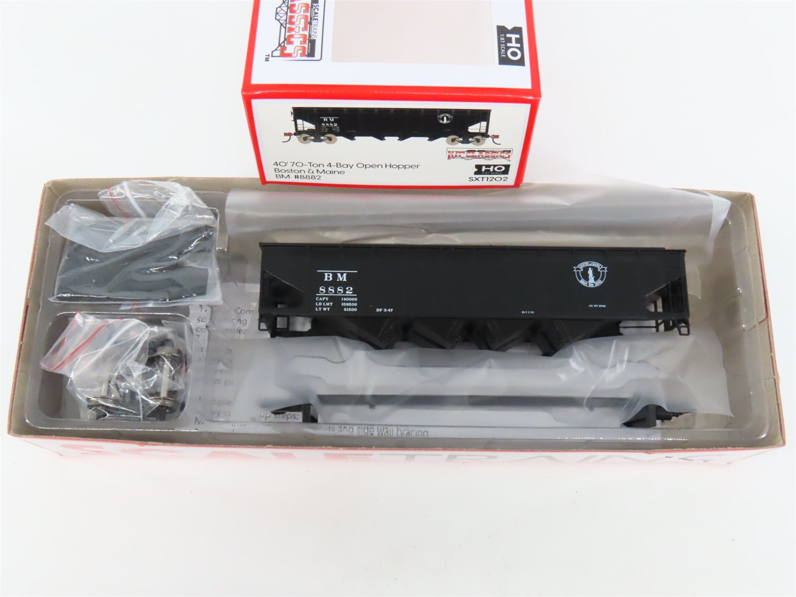 HO Scaletrains Kit Classics SXT1202 BM Boston & Maine 4-Bay Open Hopper #8882