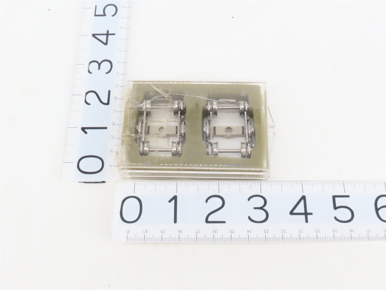 HO Scale 4-Wheel Metal Sprung Trucks w/ Metal Wheels - 2 Pairs