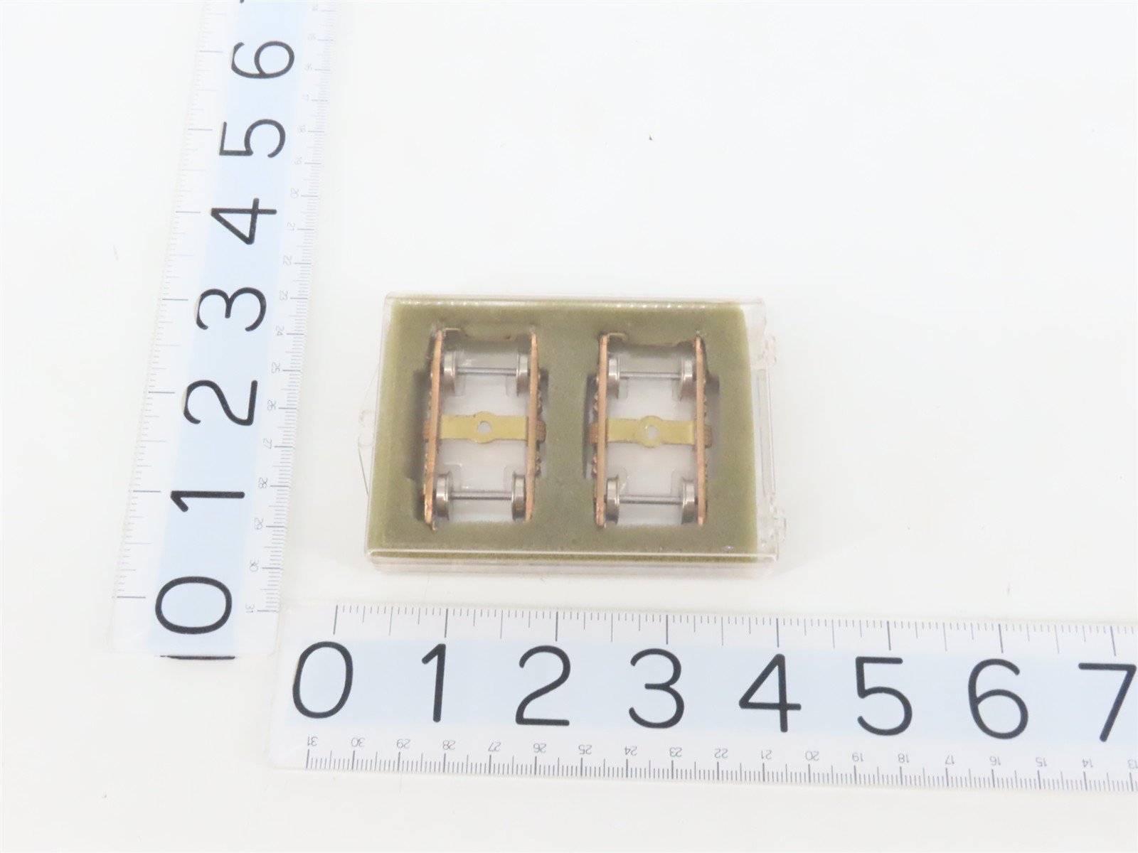 HO Scale BRASS 4-Wheel Passenger Trucks w/ Metal Wheels - 4 Pairs