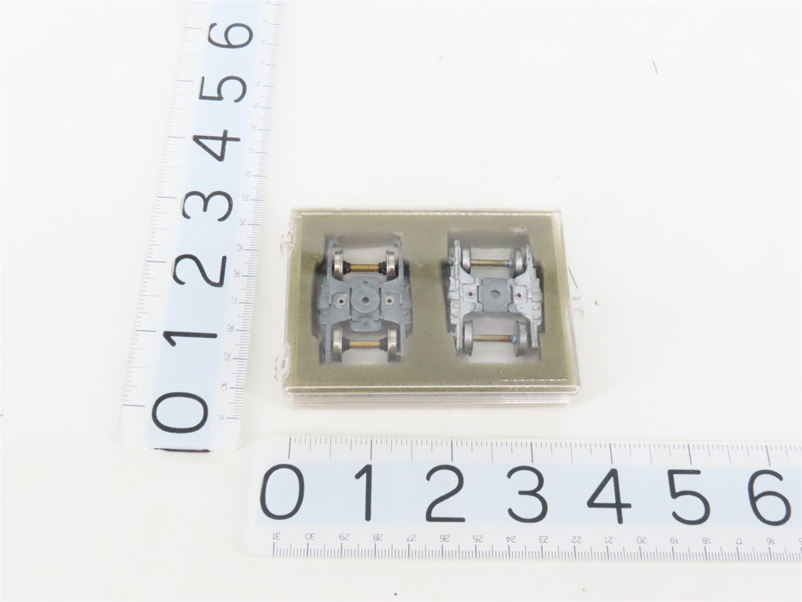 HO Central Valley Black & Gray Metal Passenger Trucks w/ Metal Wheels - 6 Pairs