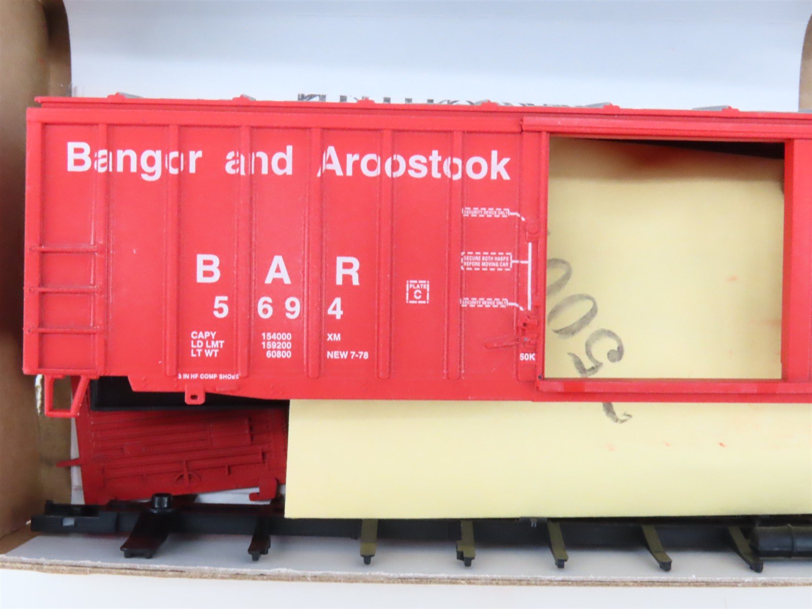 LOT of 2 HO Scale Athearn Kit #5523 BAR Bangor & Aroostook 50' Box Car #5694