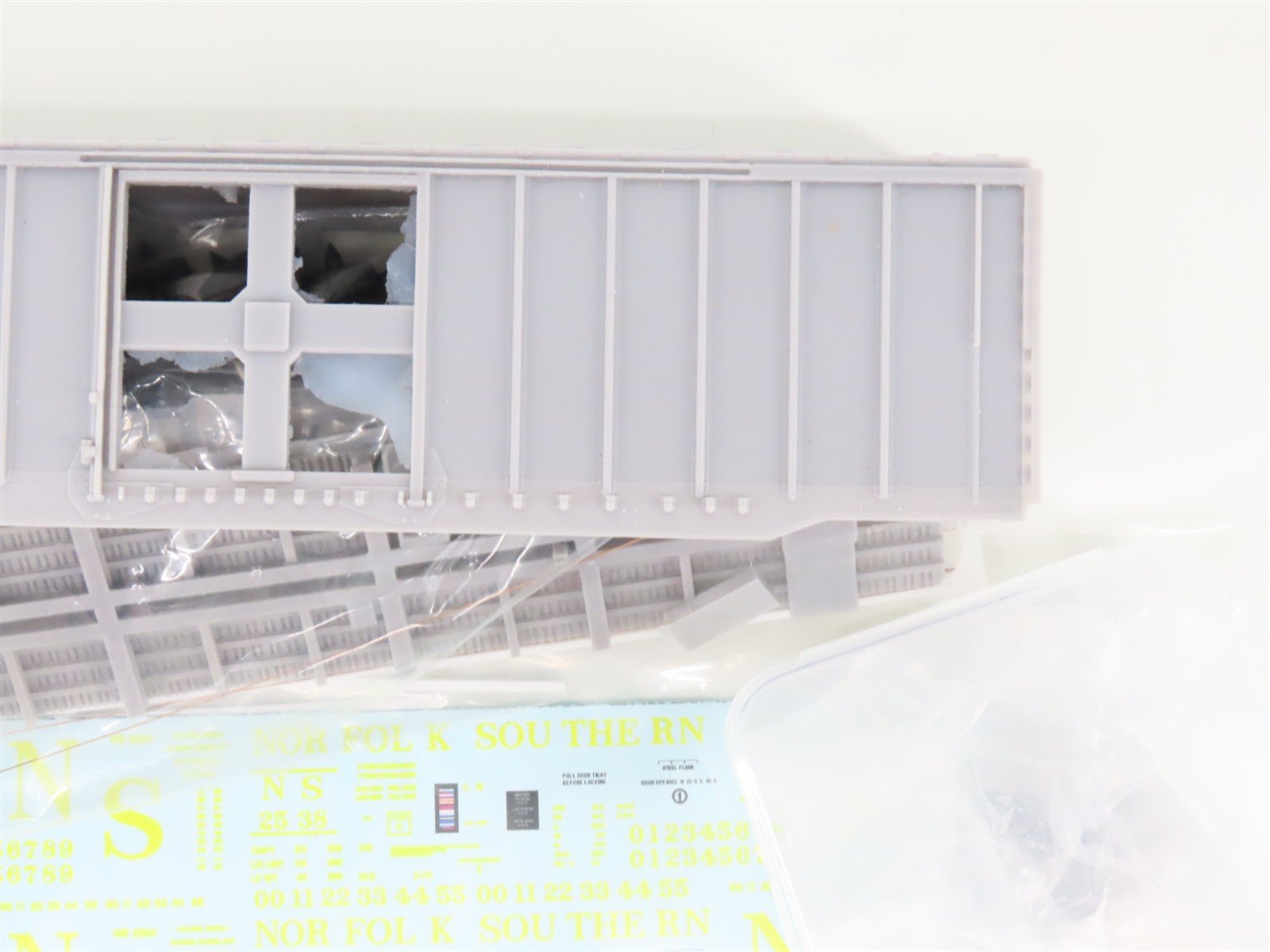 HO Smokey Mountain Model Works Kit #87-B5 NS Undecorated 5277 12-Post Box Car