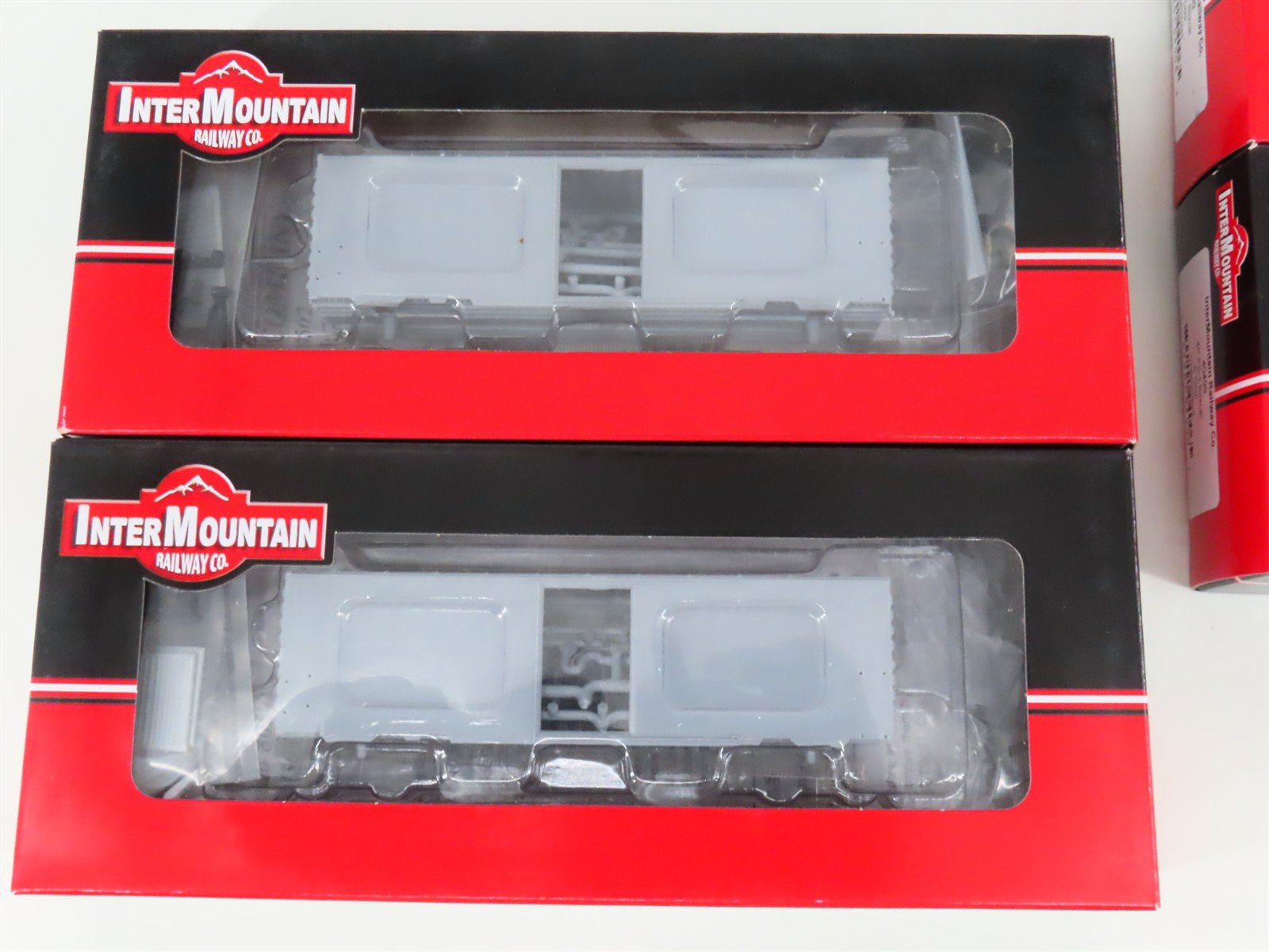 LOT of 12 HO Scale InterMountain Kit #40499 Undecorated 40' PS-1 Box Car